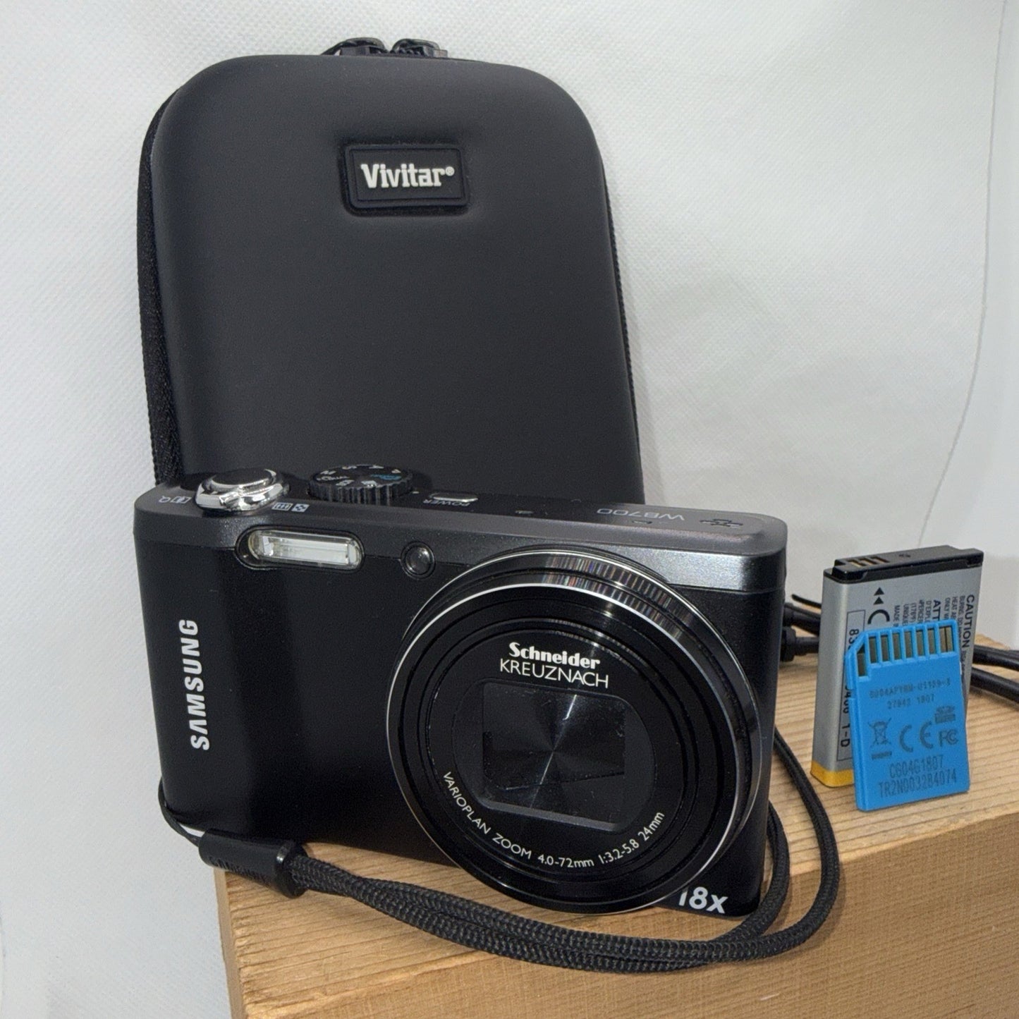 Samsung WB700 14.2MP Digital Camera Tested Working + Charger Battery 4GB SD Case