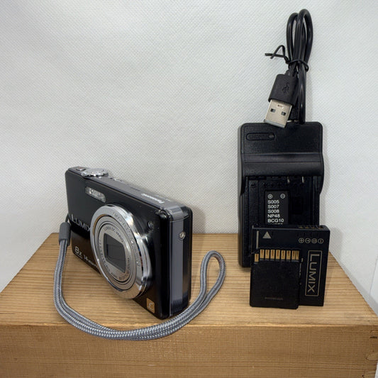 Panasonic LUMIX DMC-FS30 14.1MP Digital Camera 8x Optical Zoom - Tested