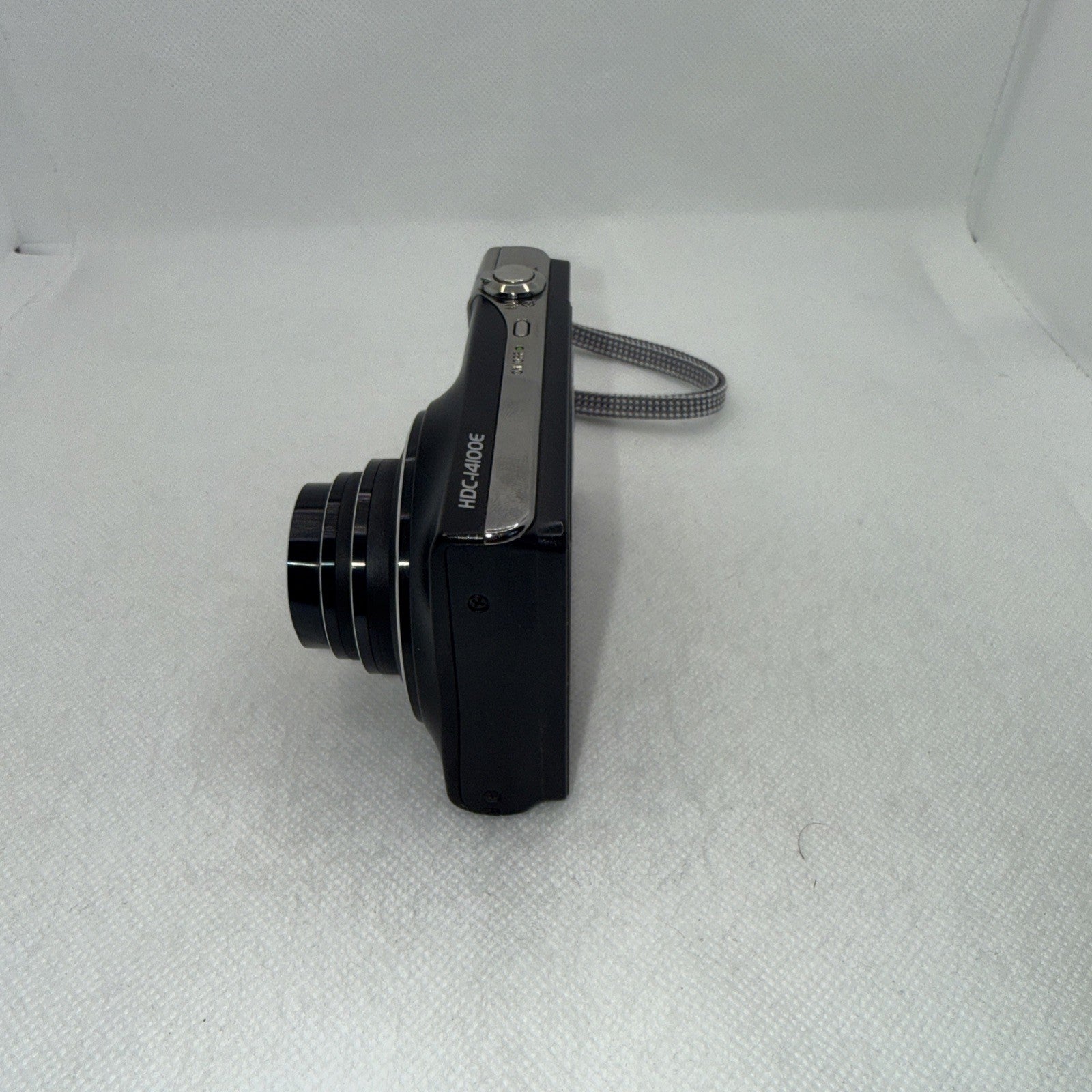 Y2K Digicam Hitachi Digital Camera HDC-14100E 14.1MP Tested + Charger Battery SD6