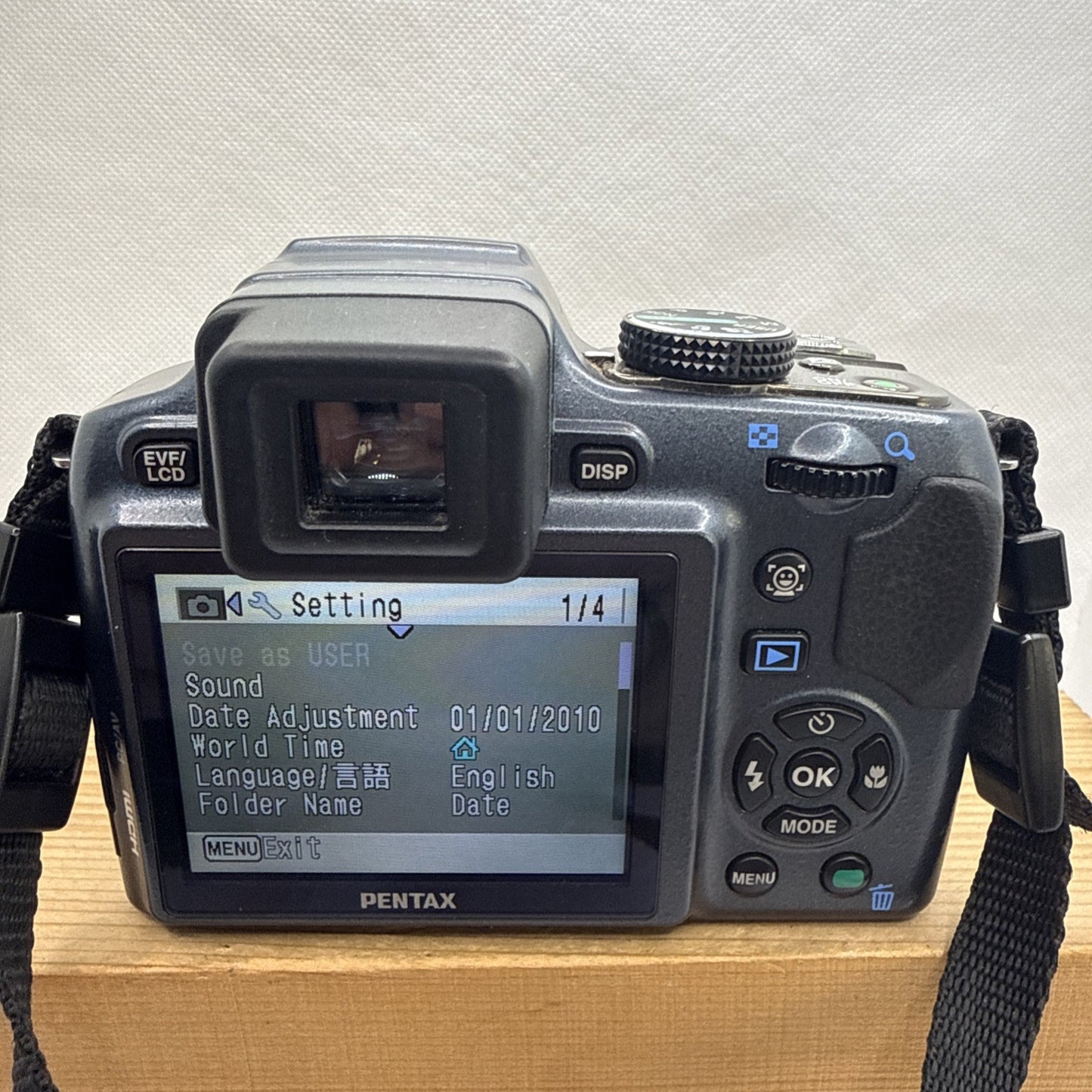 Pentax X90 12MP 26x Zoom Bridge Digital Camera Tested + Charger Battery 4GB SD