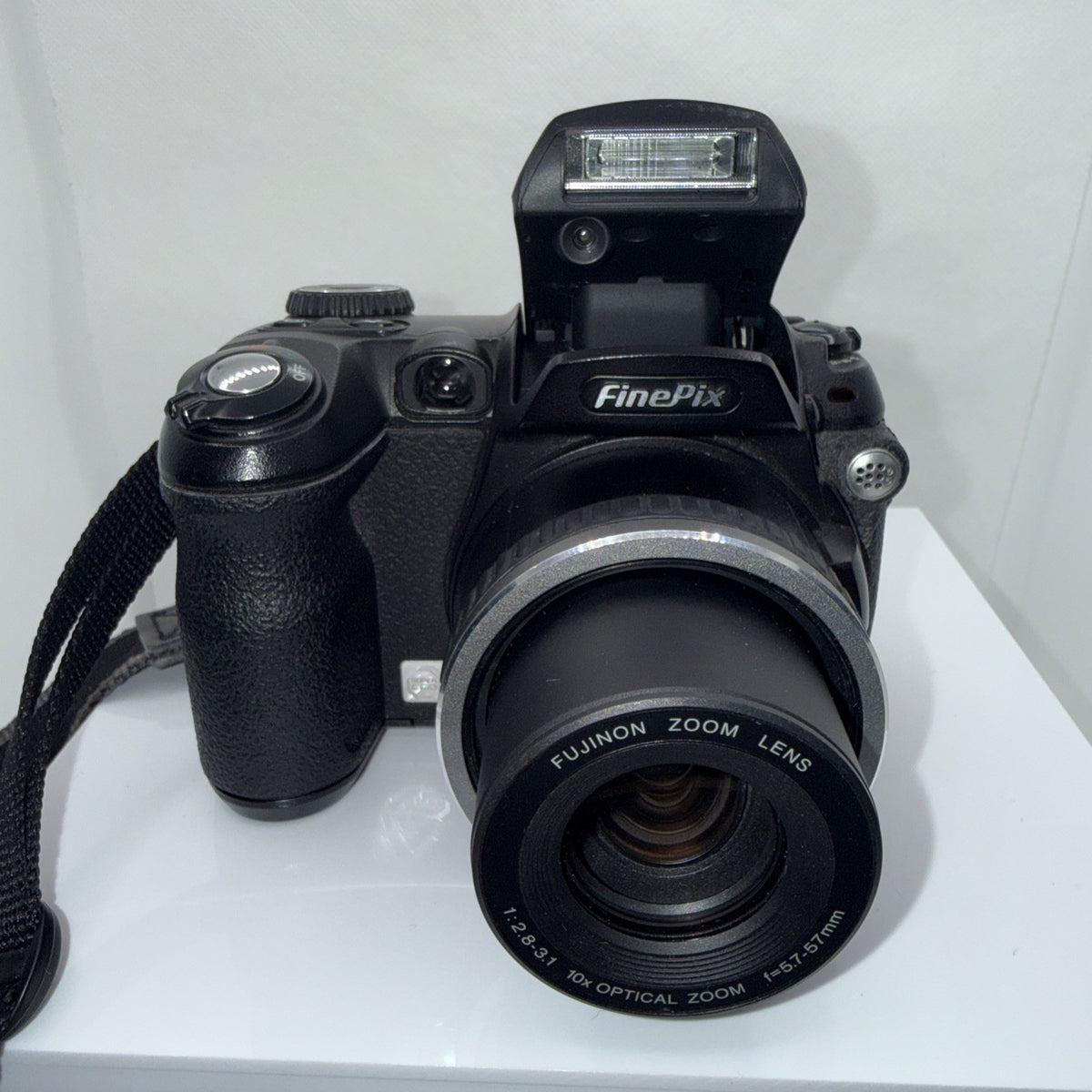 Fujifilm Finepix S5000 3MP Bridge Camera Tested + Charger Batteries XD Card