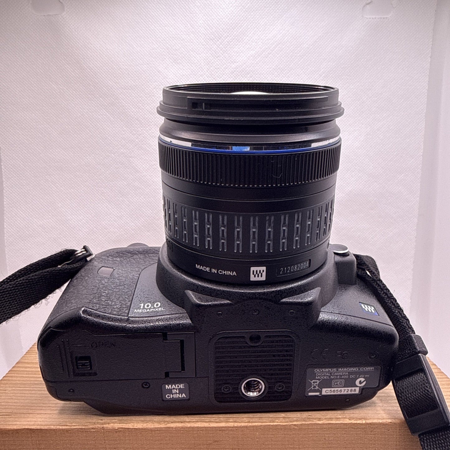 Olympus E-400 10MP Digital DSLR Camera Tested + Charger Battery Memory Case