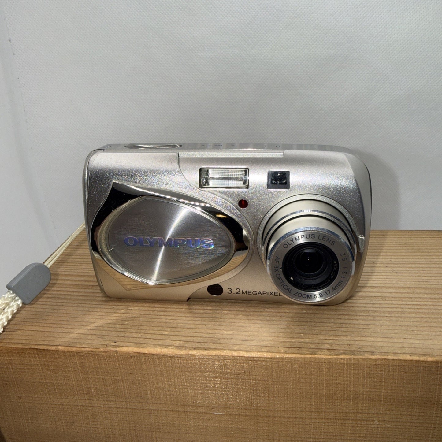 Olympus MJU 400 4MP Digital Camera Boxed Tested + Charger Battery Memory & More