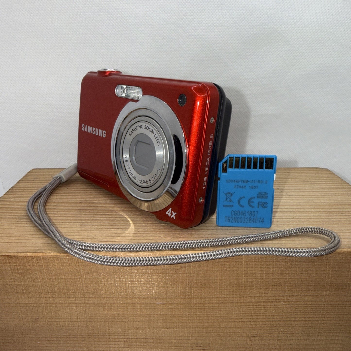 Samsung ES9 Digital Camera 12.2 MP Tested Working Plus 4GB SD Memory Card