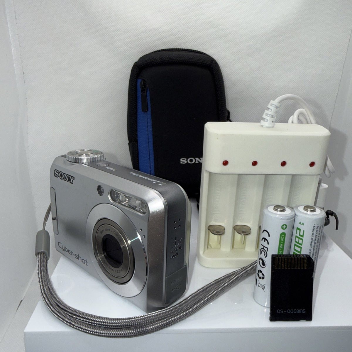 Sony Cybershot DSC-S650 7.2MP Digital Camera Working Full Kit With Accessories