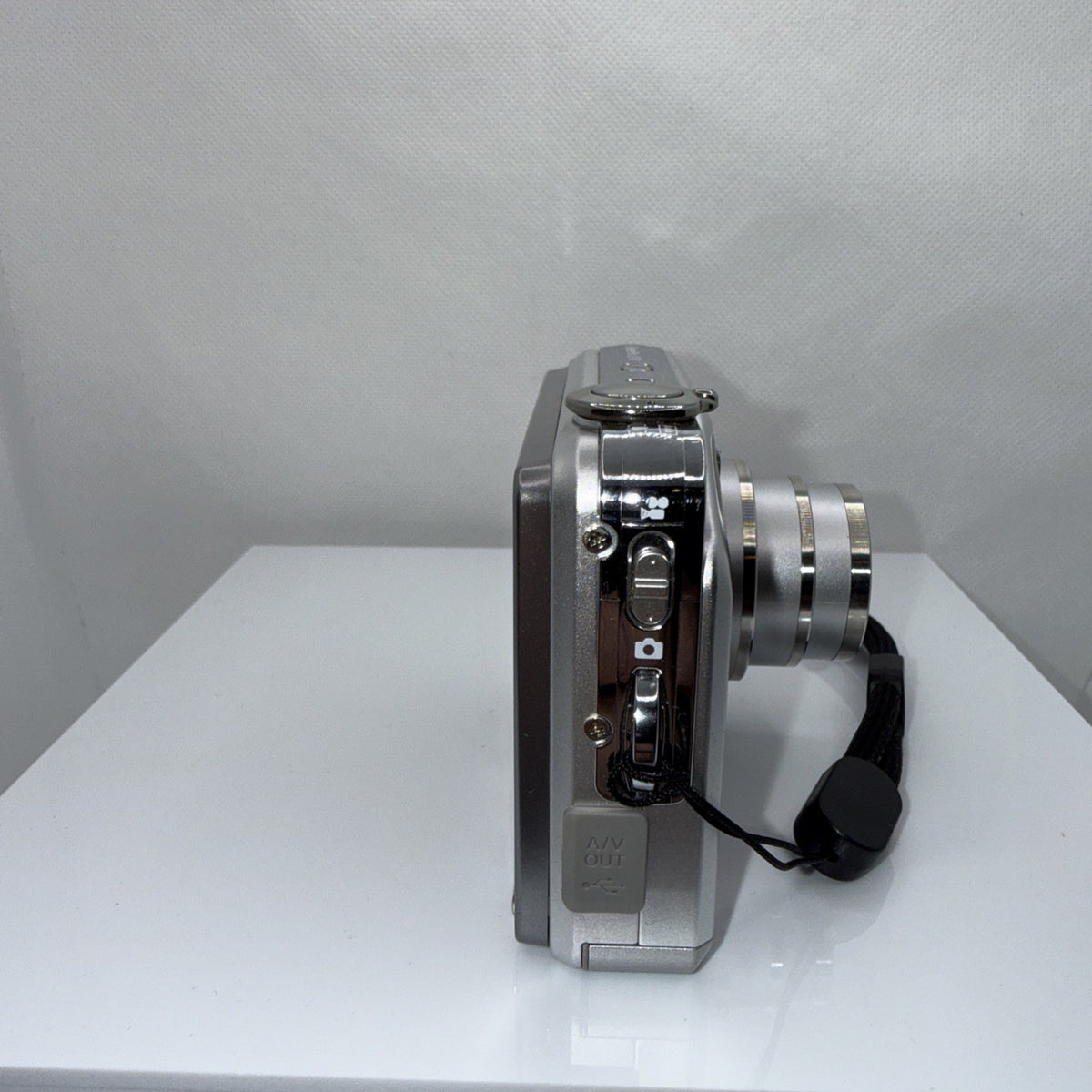 Digital Camera Fujifilm FinePix V10 5.1MP Tested Full Kit Excellent Condition