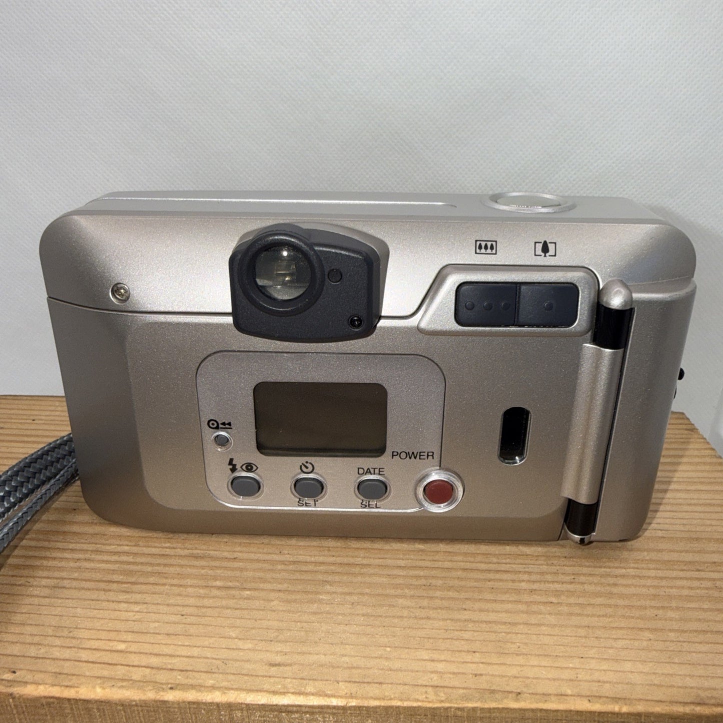 Fujifilm Zoom Date 125S 35mm Film Point and Shoot Camera Silver Tested