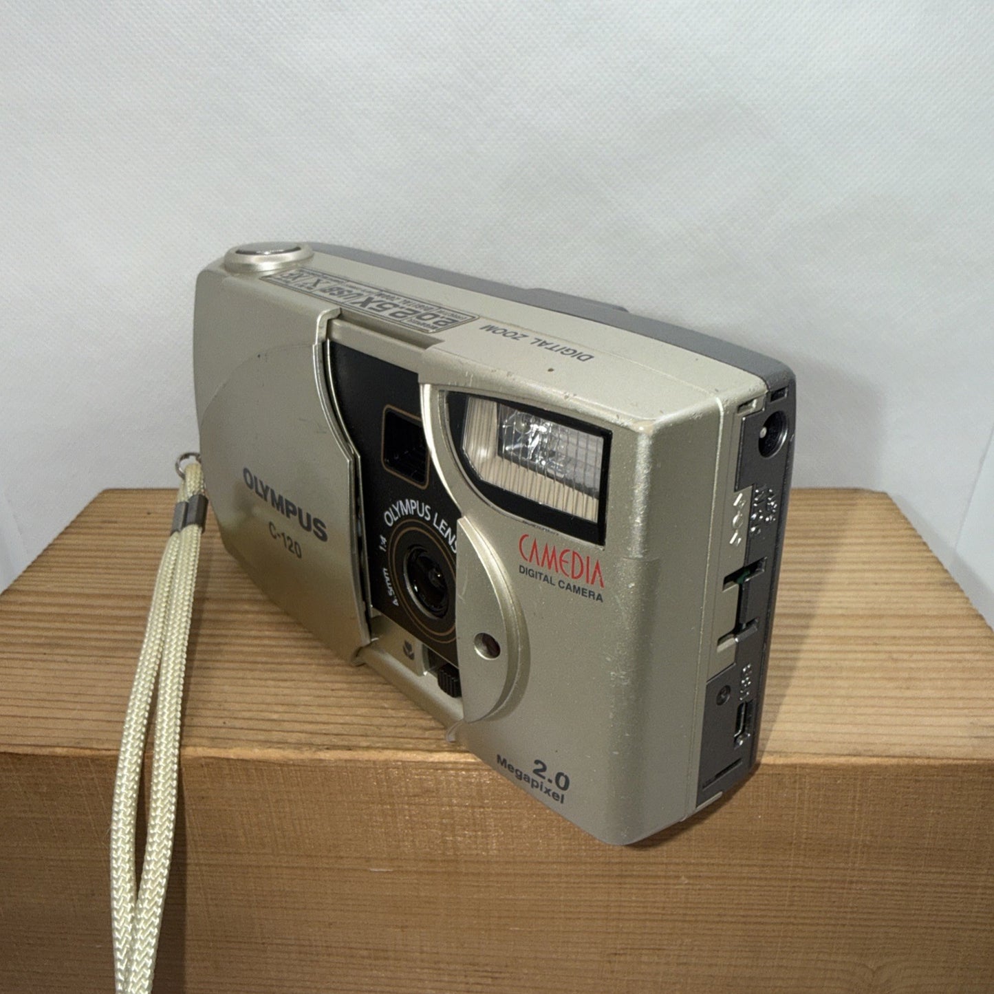 Olympus Digital Camera Camedia C-120 2.0MP Tested + Memory Card & USB - Vintage