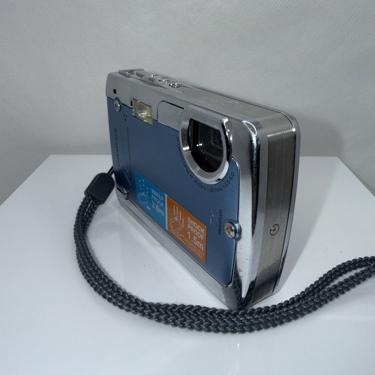 Digital Camera Olympus u720 SW 7.1MP Waterproof Tested + Charger Battery Memory