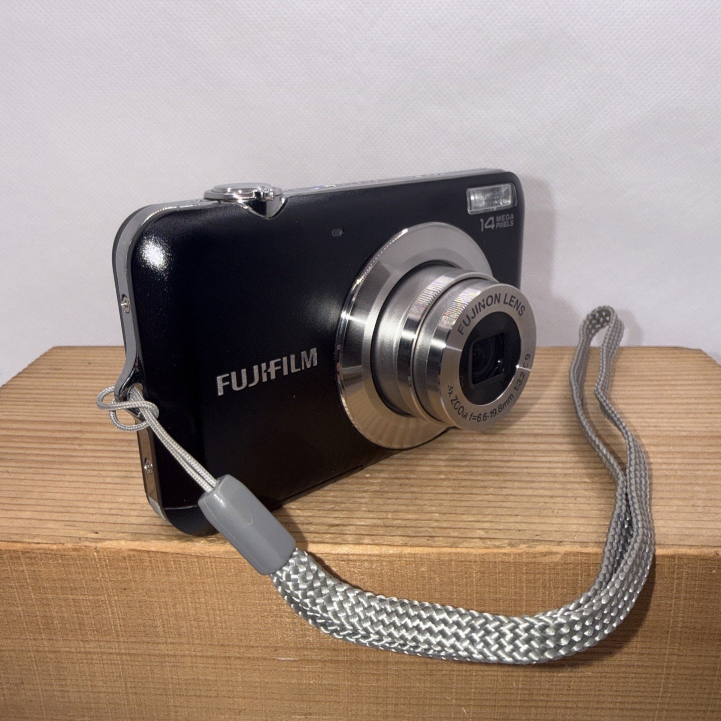 Fujifilm Digital Camera FinePix JV170 14MP Tested + Charger Battery 8GB SD Card