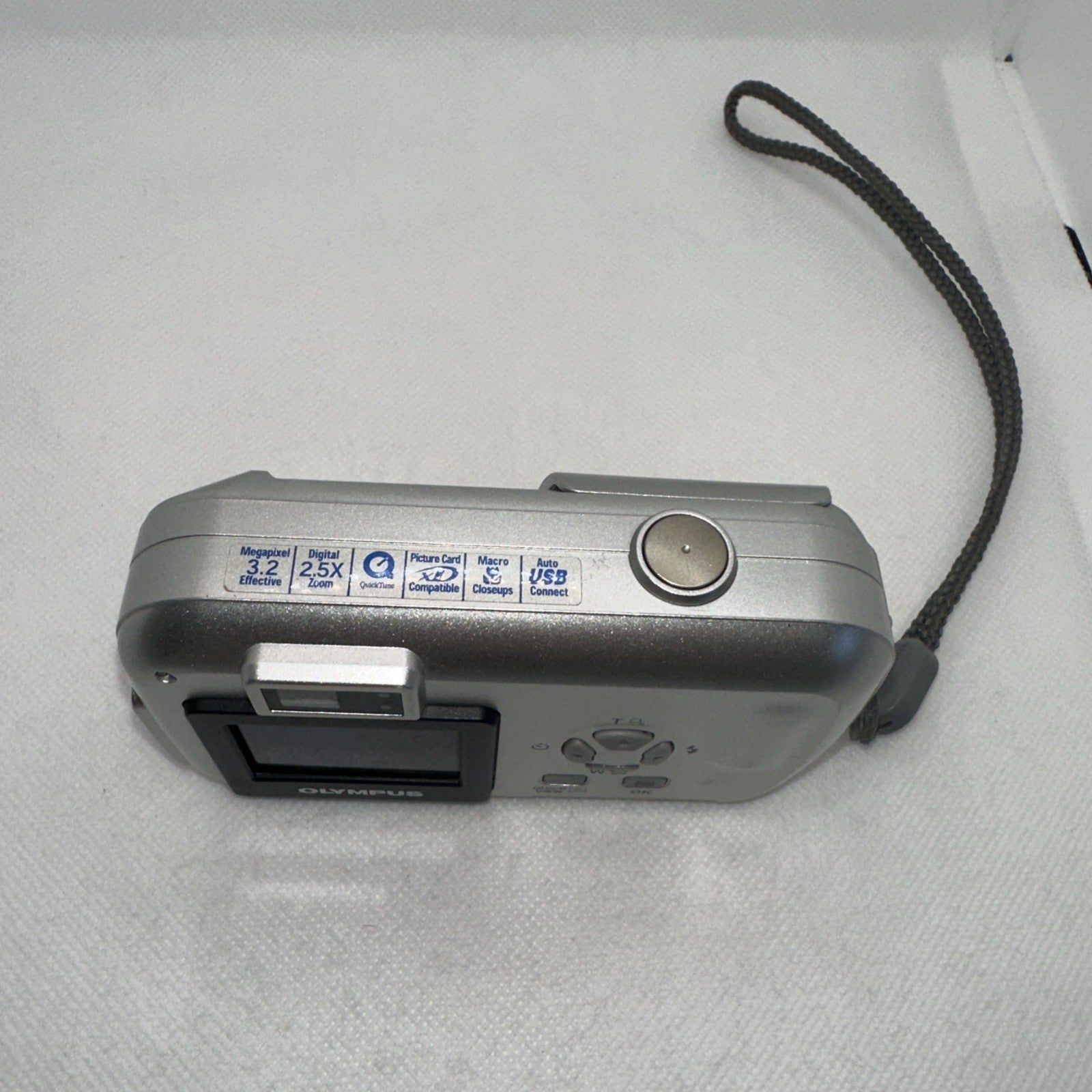 Olympus Digital Camera Camedia D-395 2.0MP Tested Plus Batteries And XD Card5