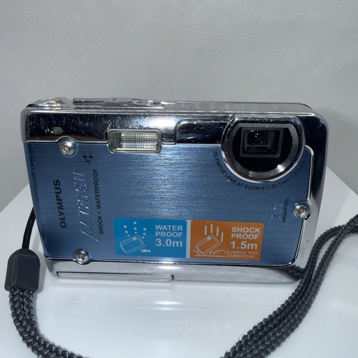 Digital Camera Olympus u720 SW 7.1MP Waterproof Tested + Charger Battery Memory
