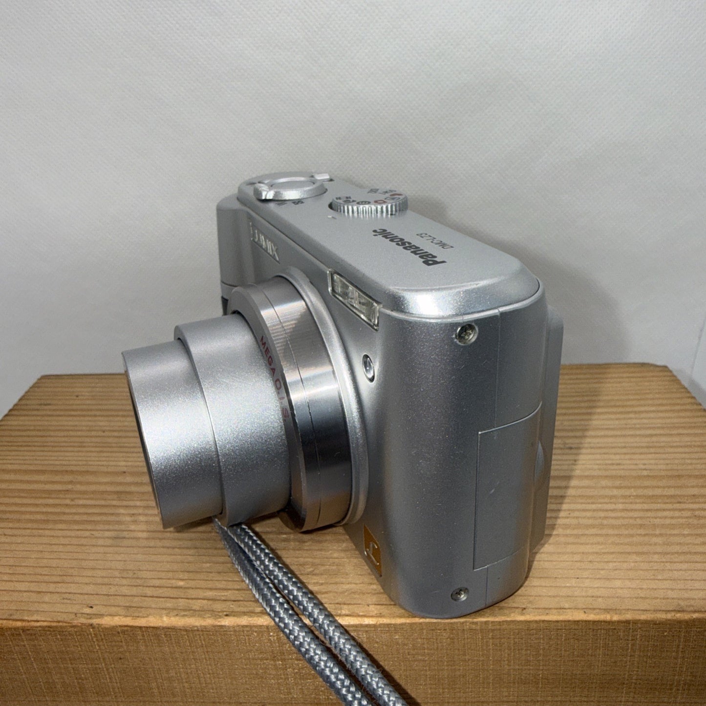 Panasonic Digital Camera  Lumix DMC-LZ3 5.0MP Tested Working + 4GB SD Card