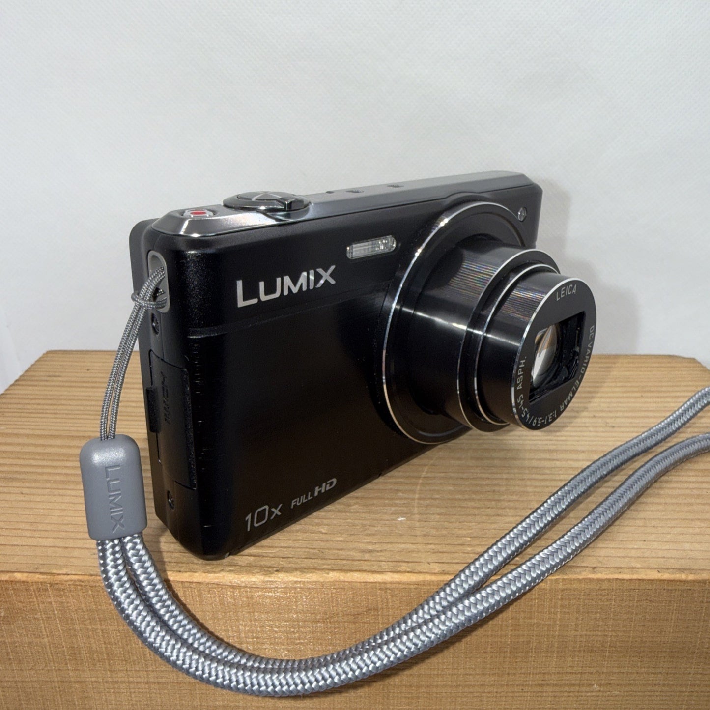 Panasonic LUMIX DMC-SZ9 16.1MP Digital Camera Tested + Charger Battery 32GB Case