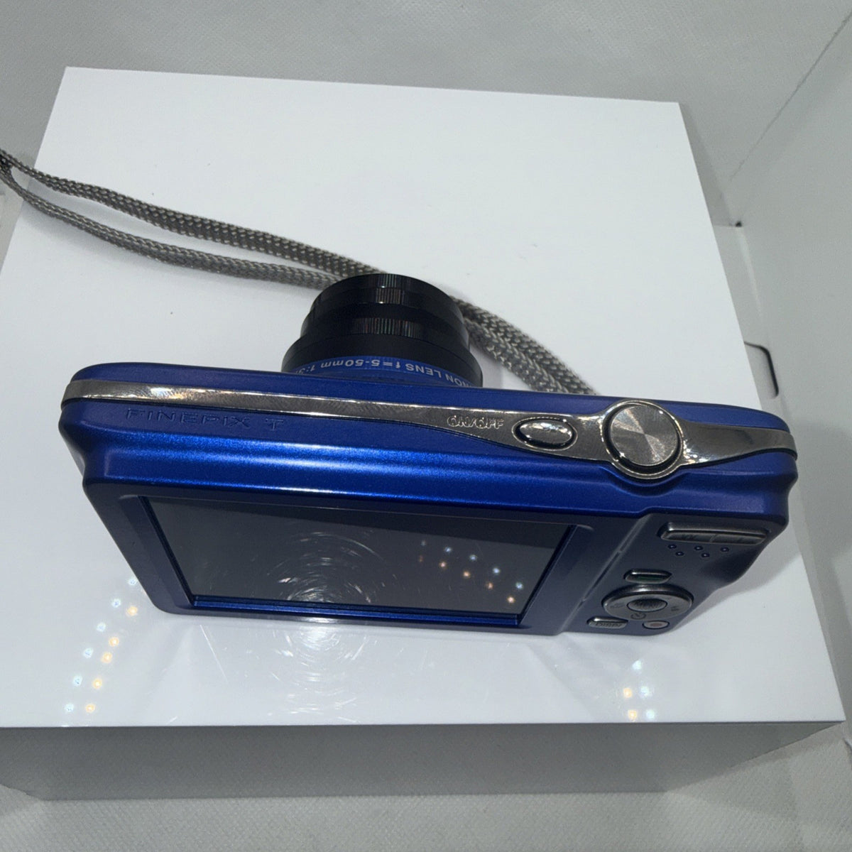 Fujifilm T400 16MP Digital Camera HD Tested Working + Charger Battery 4GB