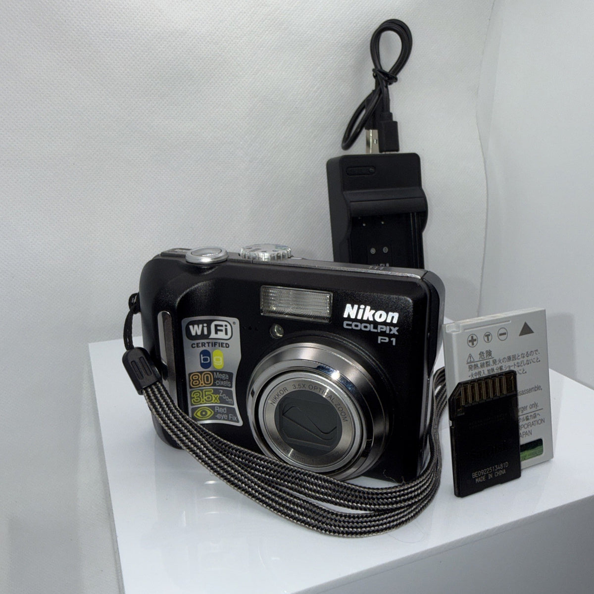 Digital Camera Nikon Coolpix P1 8MP 3.5x Zoom Wi-Fi Tested Full Kit Retro