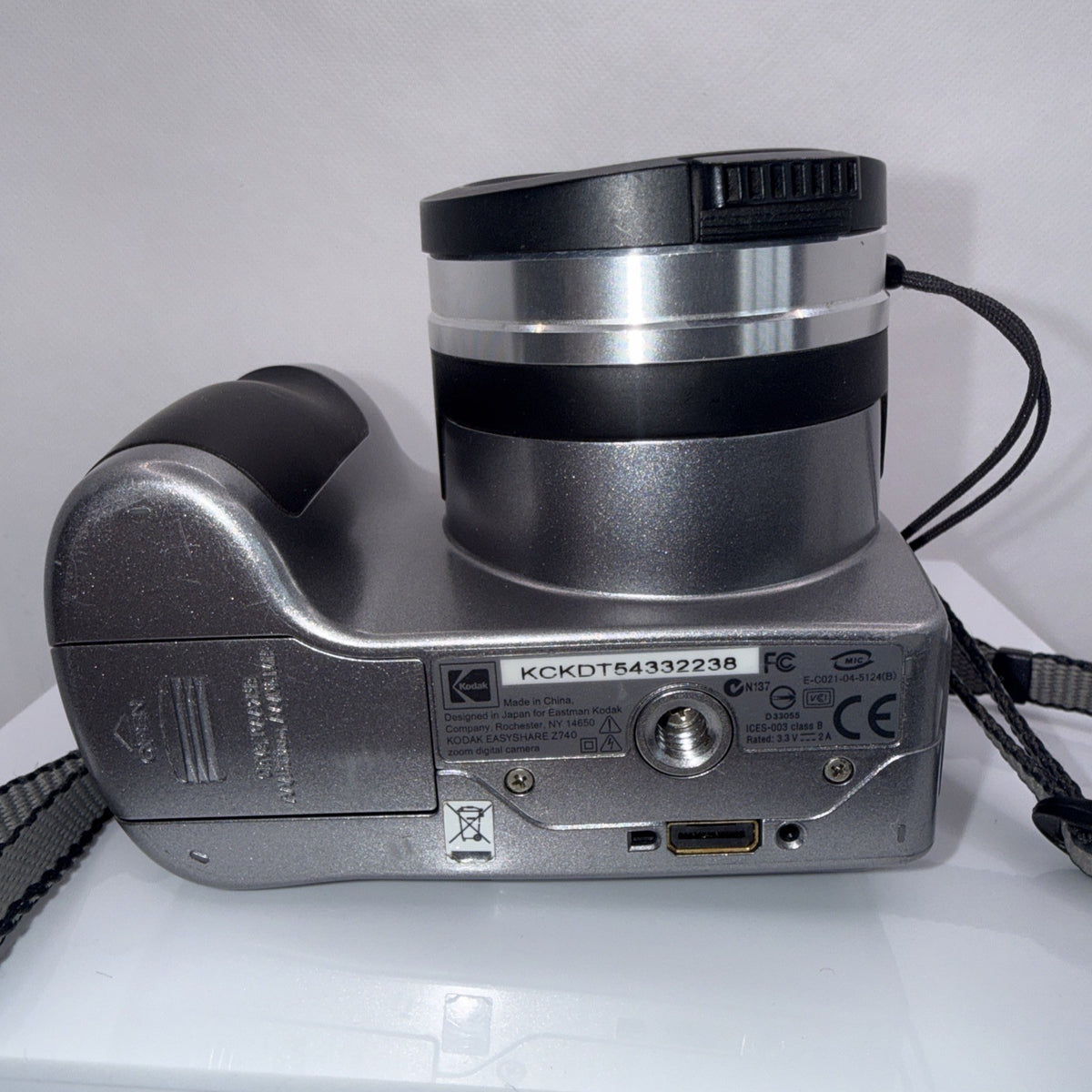 Digital Camera Kodak EasyShare Z740 Bridge 5MP Tested + Charger Batteries 2GB SD