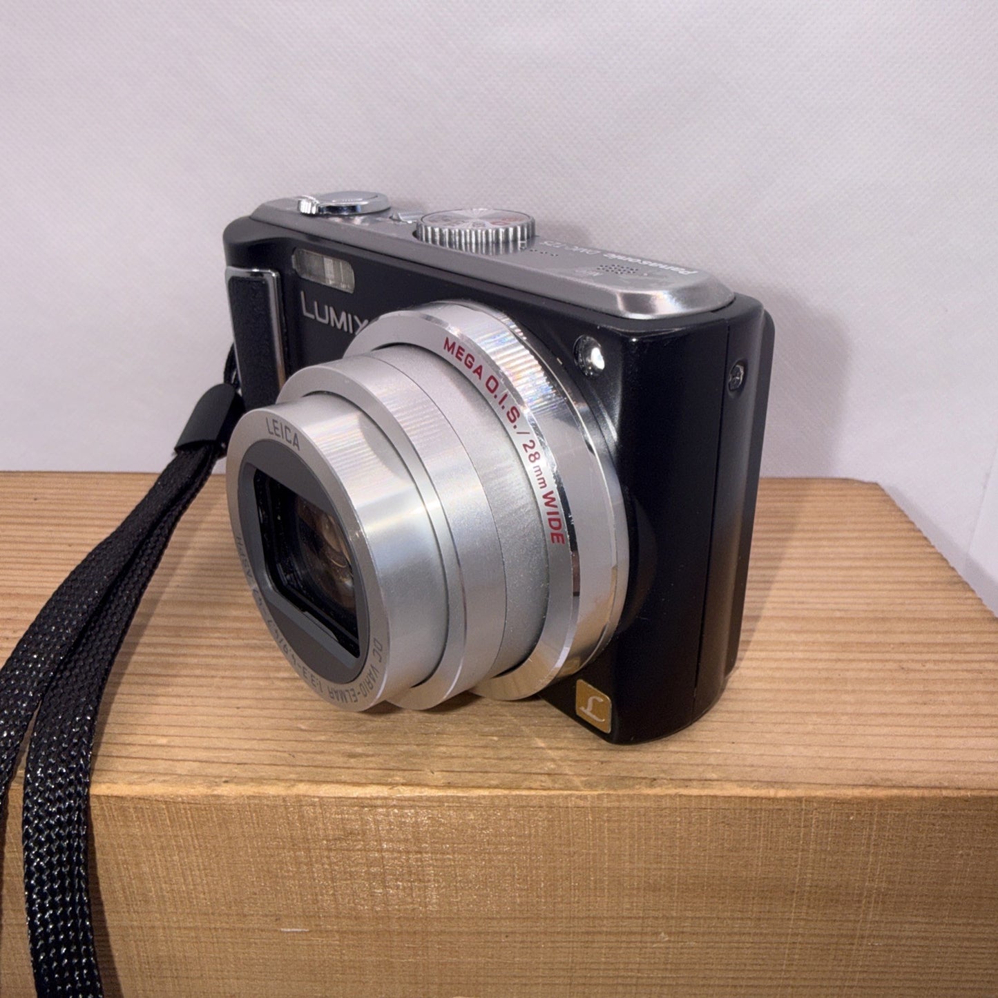 Panasonic LUMIX DMC-TZ5 9MP Digital Camera Tested + Charger Battery 16GB SD