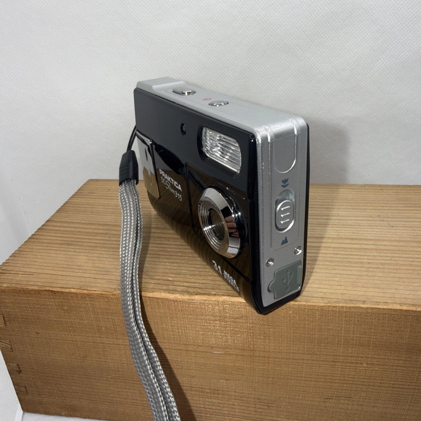 Praktica DC Slim 315 3.1MP Digital Camera Vintage Retro Tested + SD Card