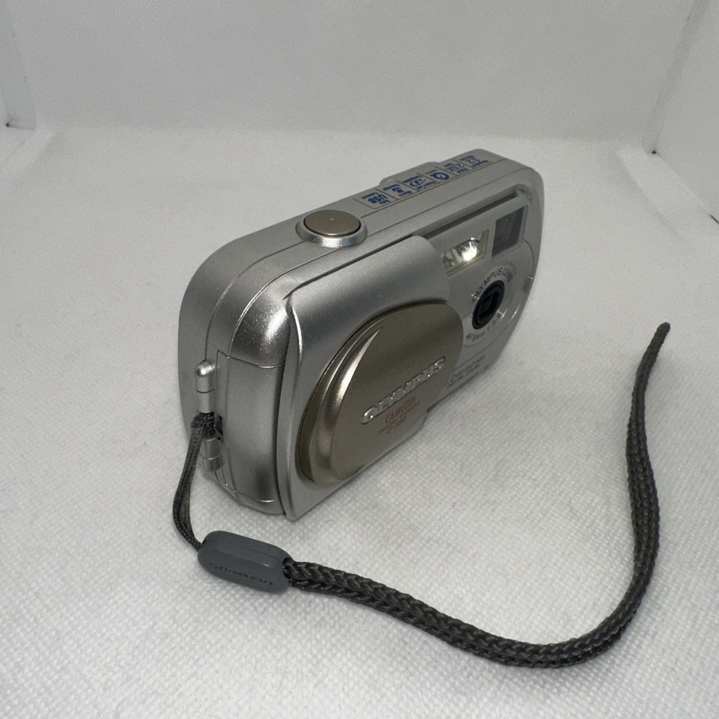 Olympus Digital Camera Camedia D-395 2.0MP Tested Plus Batteries And XD Card1