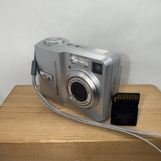 Kodak EasyShare C643 Digital 6.1MP Camera Tested Working Plus 2GB SD Memory Card