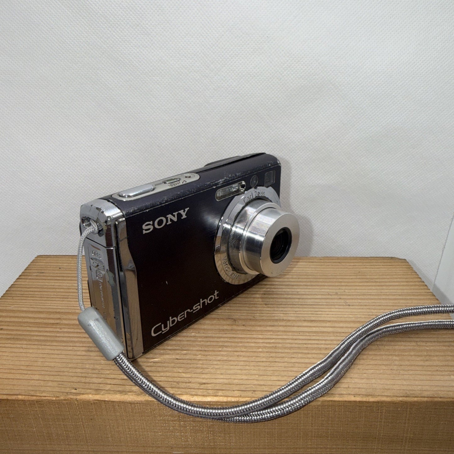 Sony Cyber-shot DSC-W85 7.2MP Camera Tested *Scratches + Charger Battery Memory