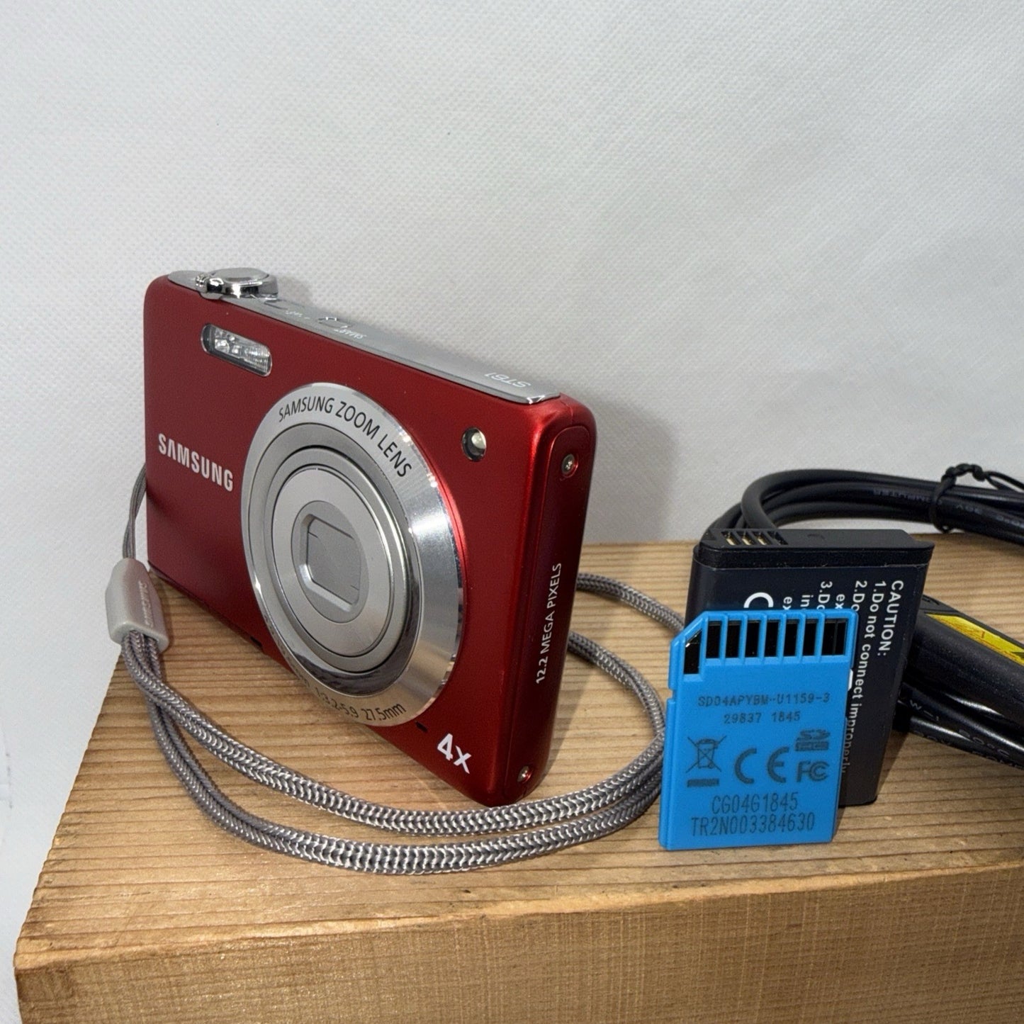Samsung ST61 12.2MP Red Compact Digital Camera Tested + Charger Battery 4GB SD