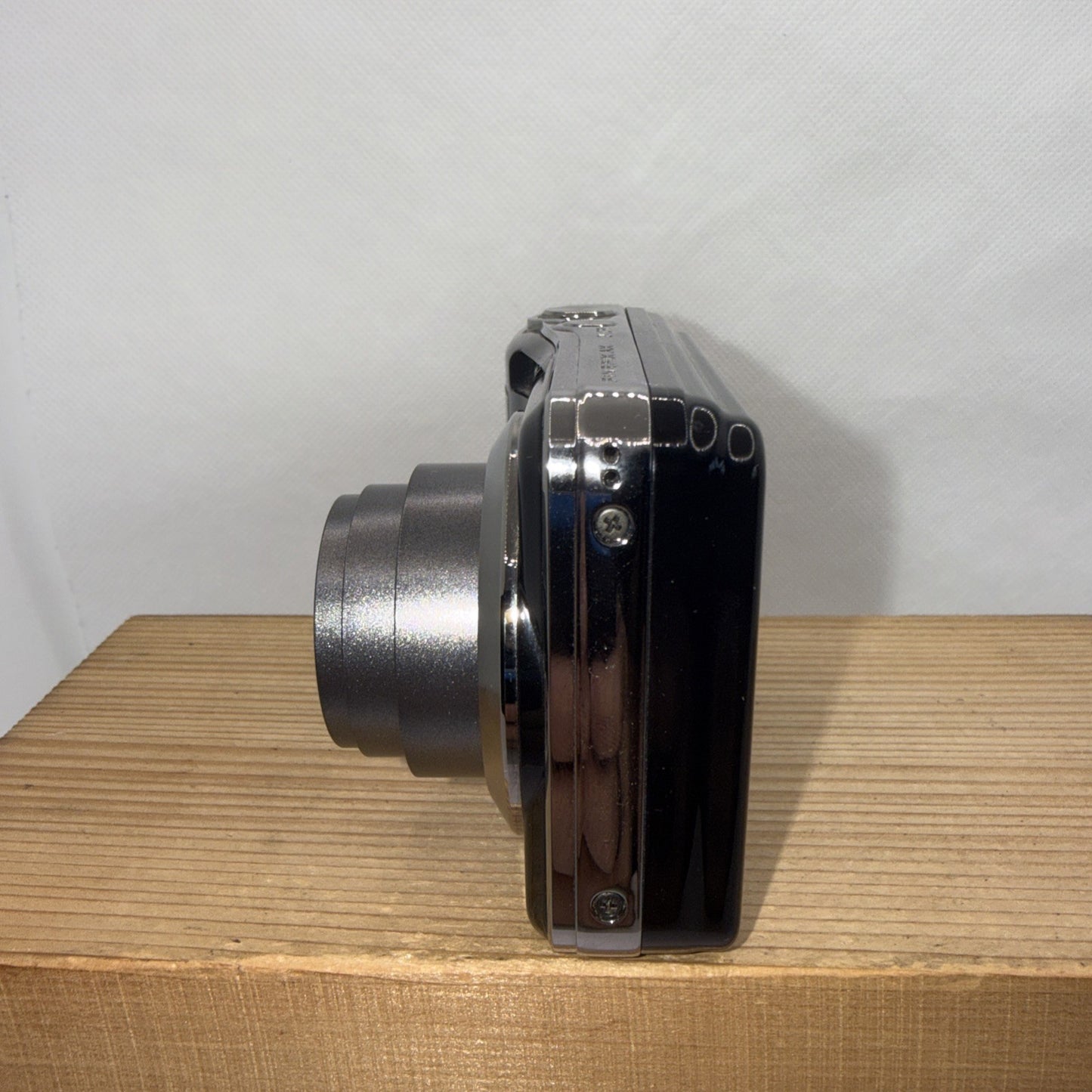 Fujifilm FinePix AX280 14MP Digital Camera Boxed Tested + Charger Batteries 4GB
