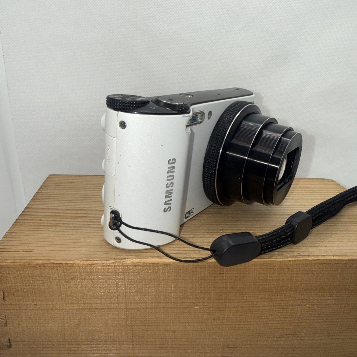 Samsung WB150F 14.2MP Digital Camera Tested *Minor Damage* + Accessories