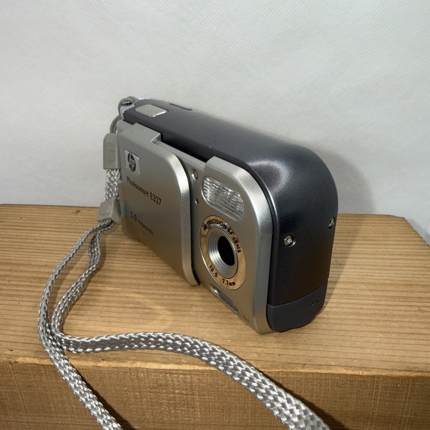 HP Photosmart E327 5.0MP Digital Camera Tested Working + SD Card VGC