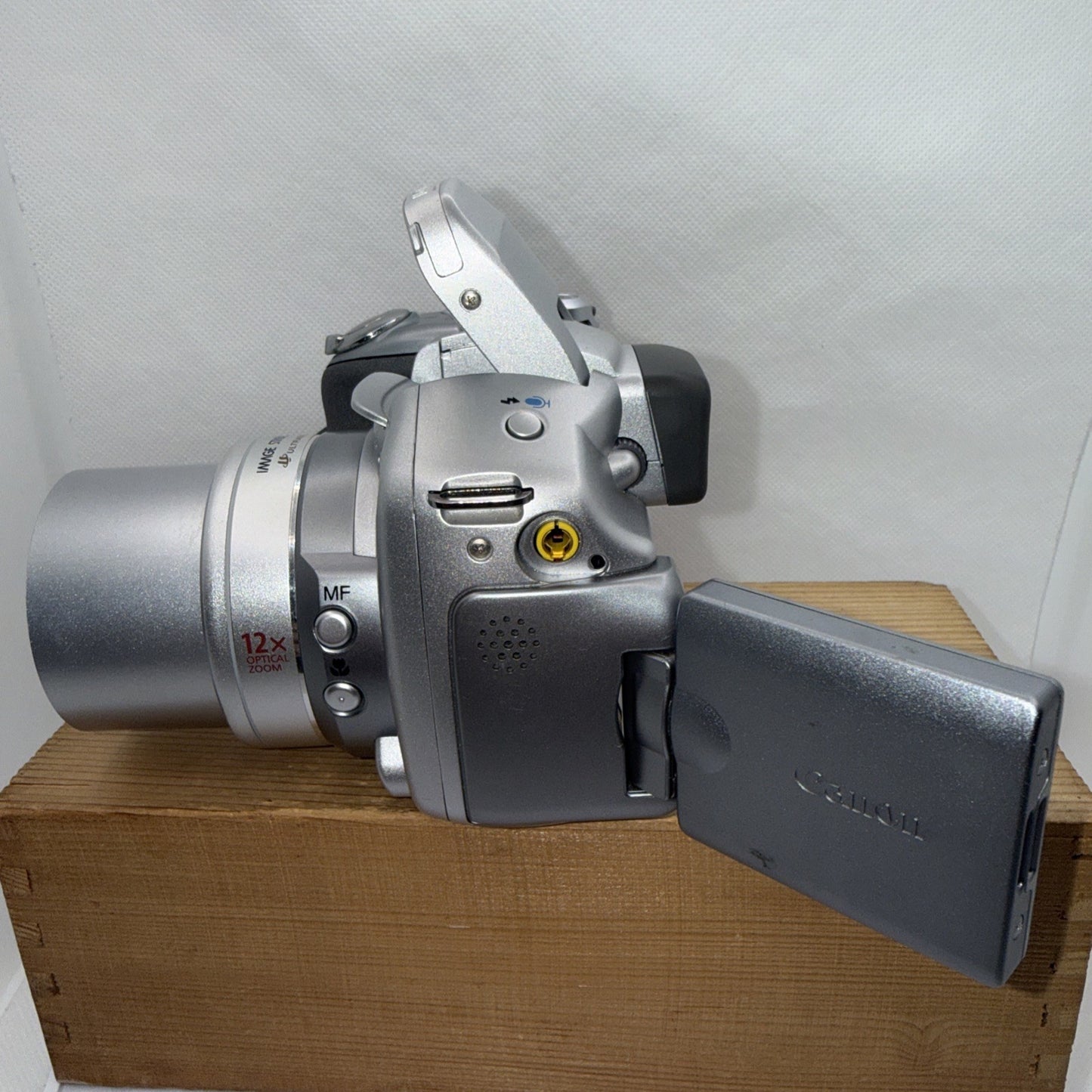 Canon PowerShot S2 IS 5MP Digital Camera Tested + Charger Batteries Case And SD