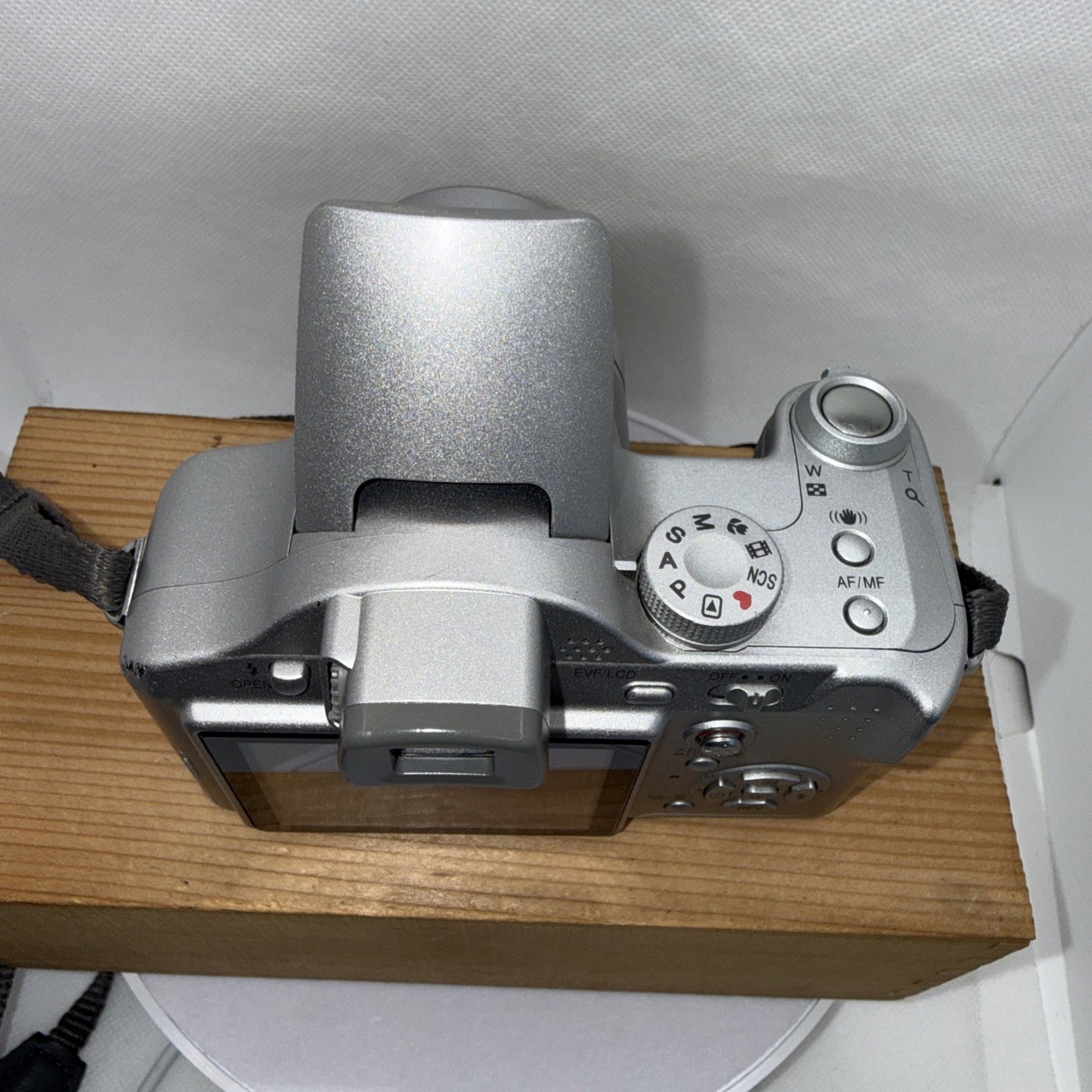 Panasonic Lumix DMC-FZ7 6.0MP Digital Camera Tested + Charger Battery 4GB SD
