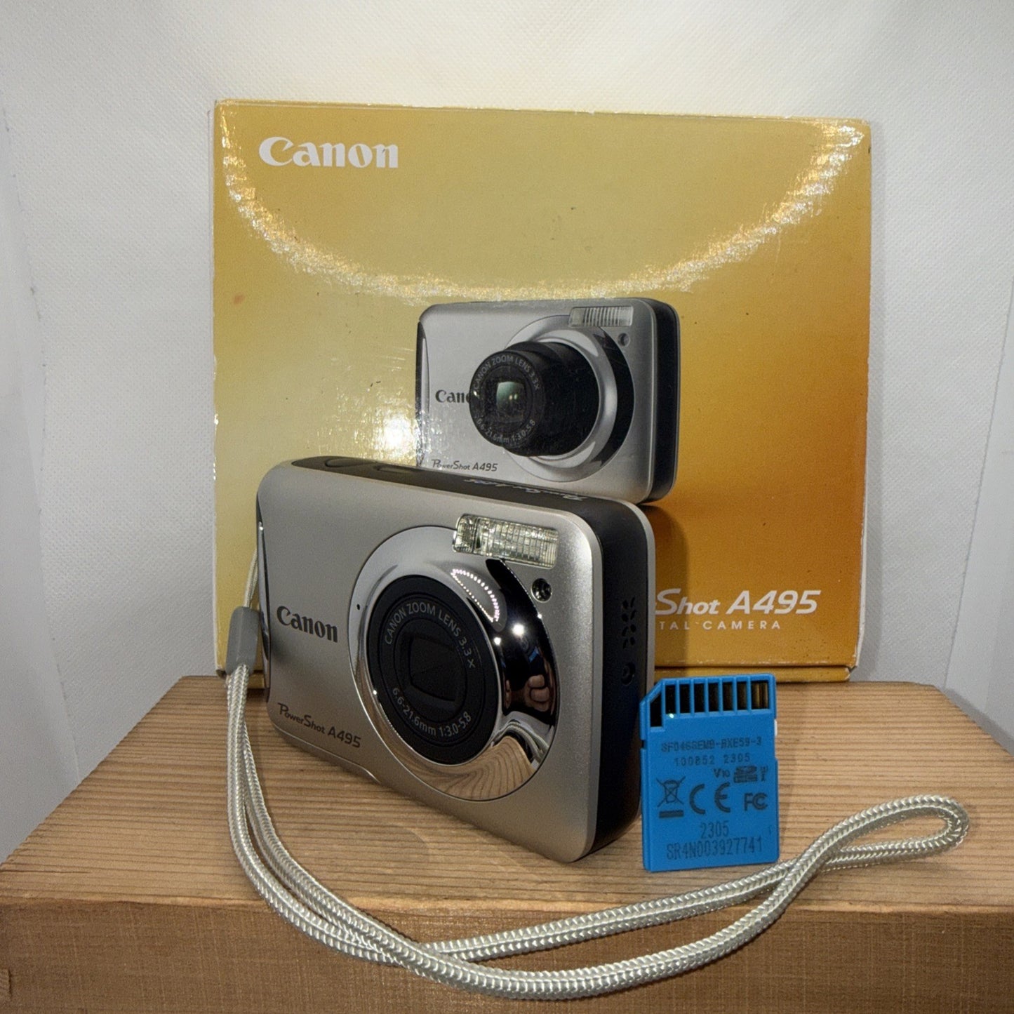 Canon PowerShot A495 10.0MP Digital Camera Boxed + 4GB SD Card - Mint Condition