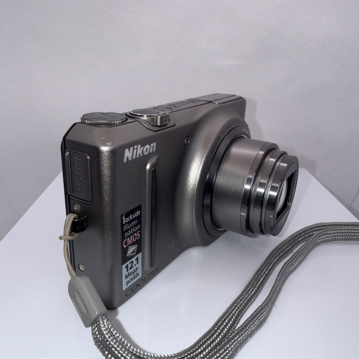 Nikon Coolpix S9100 12.1MP Digital Camera Tested *Minor Screen Issue Bundle 32GB