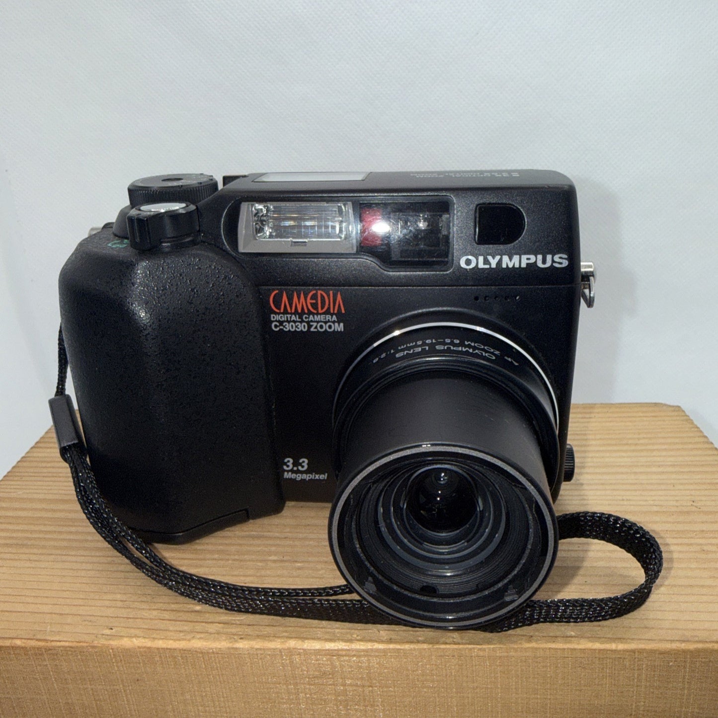 Olympus Camedia C3030 Zoom Digital Camera 3.3MP - 3x Zoom Working Bundle Retro