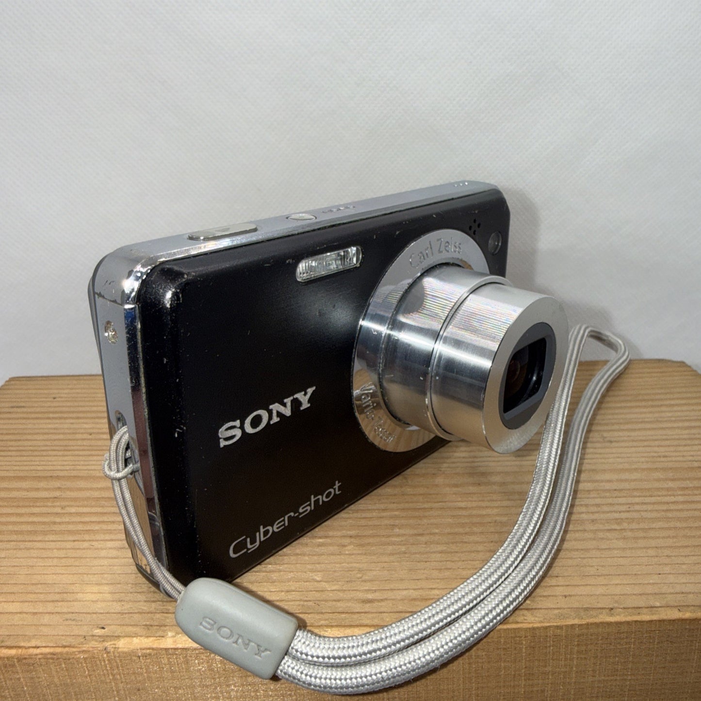 Sony Cyber-shot DSC-W215 12.1MP Digital Camera Tested + Charger Battery Memory