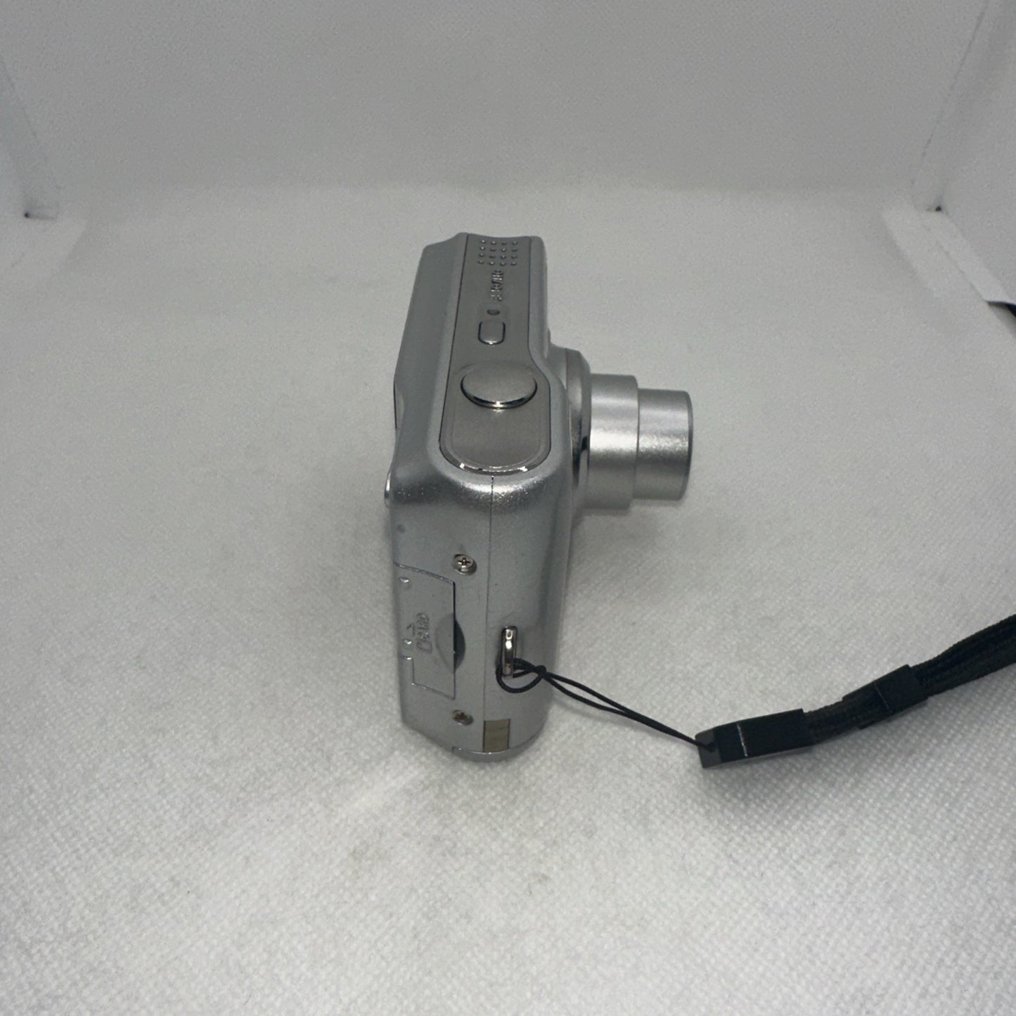 Retro Nikon Coolpix L4 4MP Digital Camera Tested Plus Charger Battery 2GB SD7