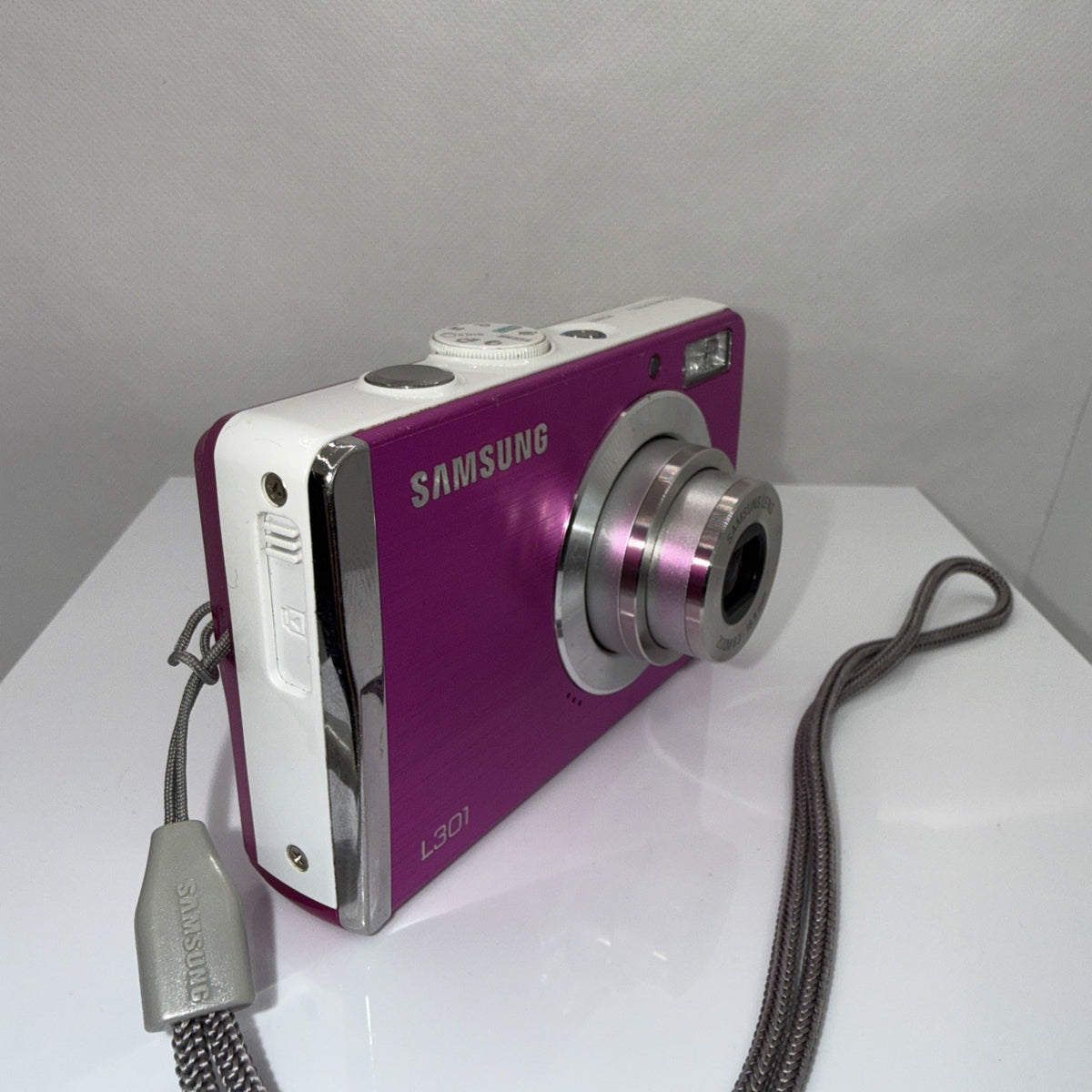 Samsung L301 12.2MP Digital Camera Pink Tested Working + Charger Battery 4GB SD