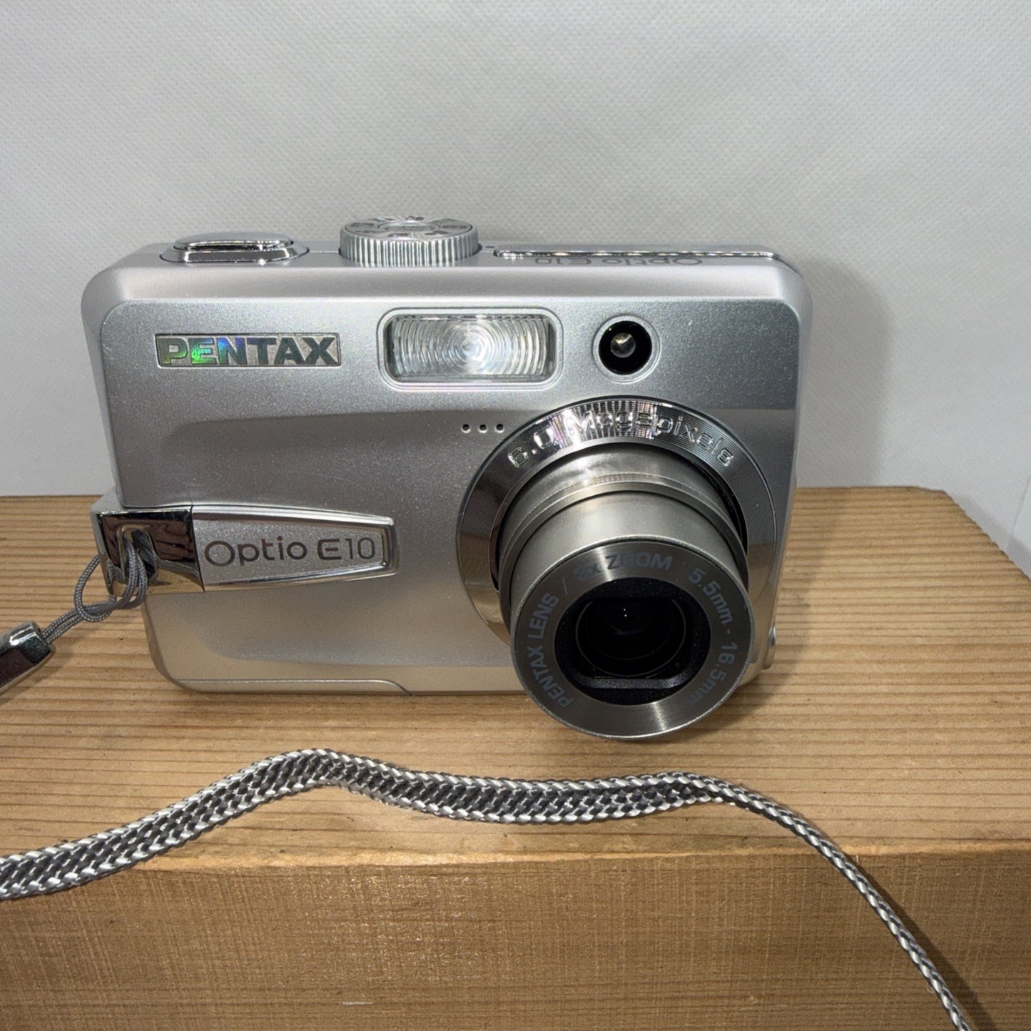 Pentax Optio E10 6.0MP Digital Camera Tested Working Boxed Plus 2GB SD Card Mint