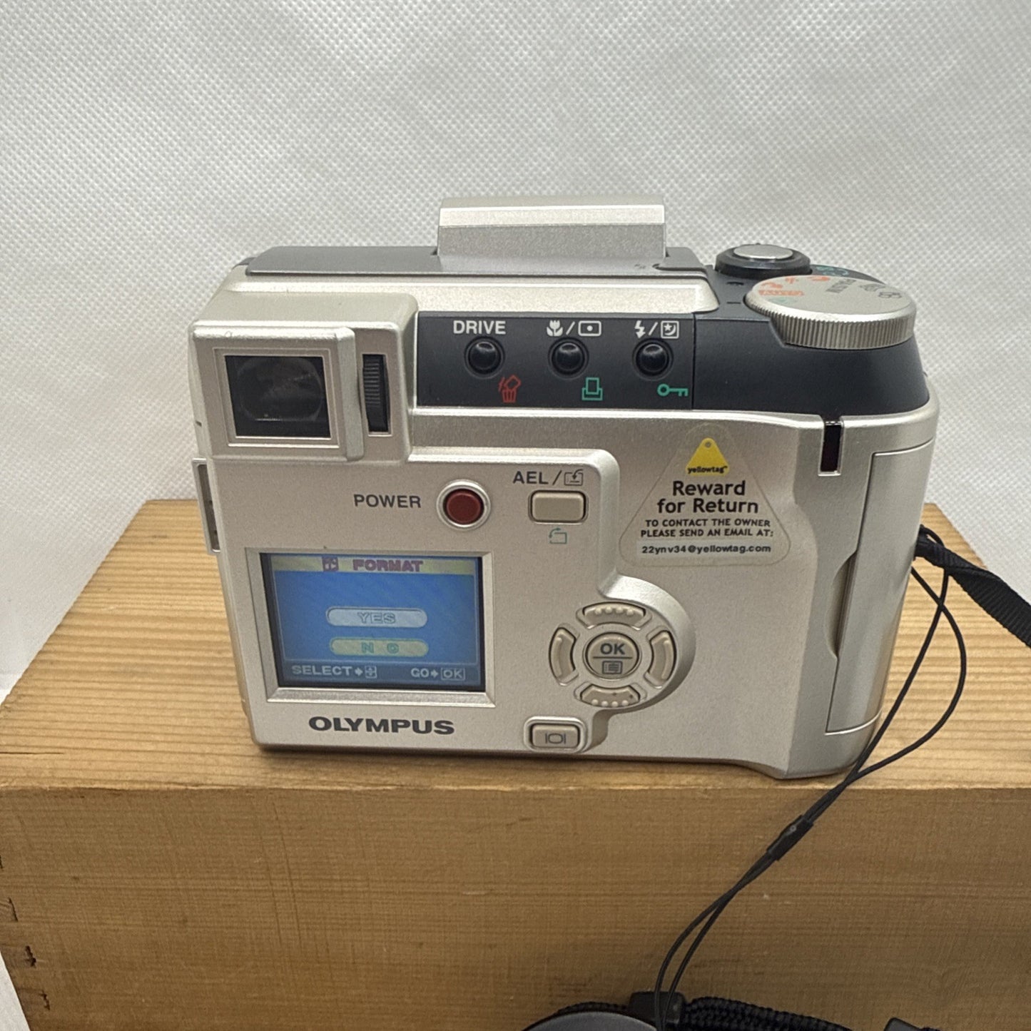 Olympus Digital Camera C-720 Ultra Zoom 3.0MP Tested Plus Memory Card Retro
