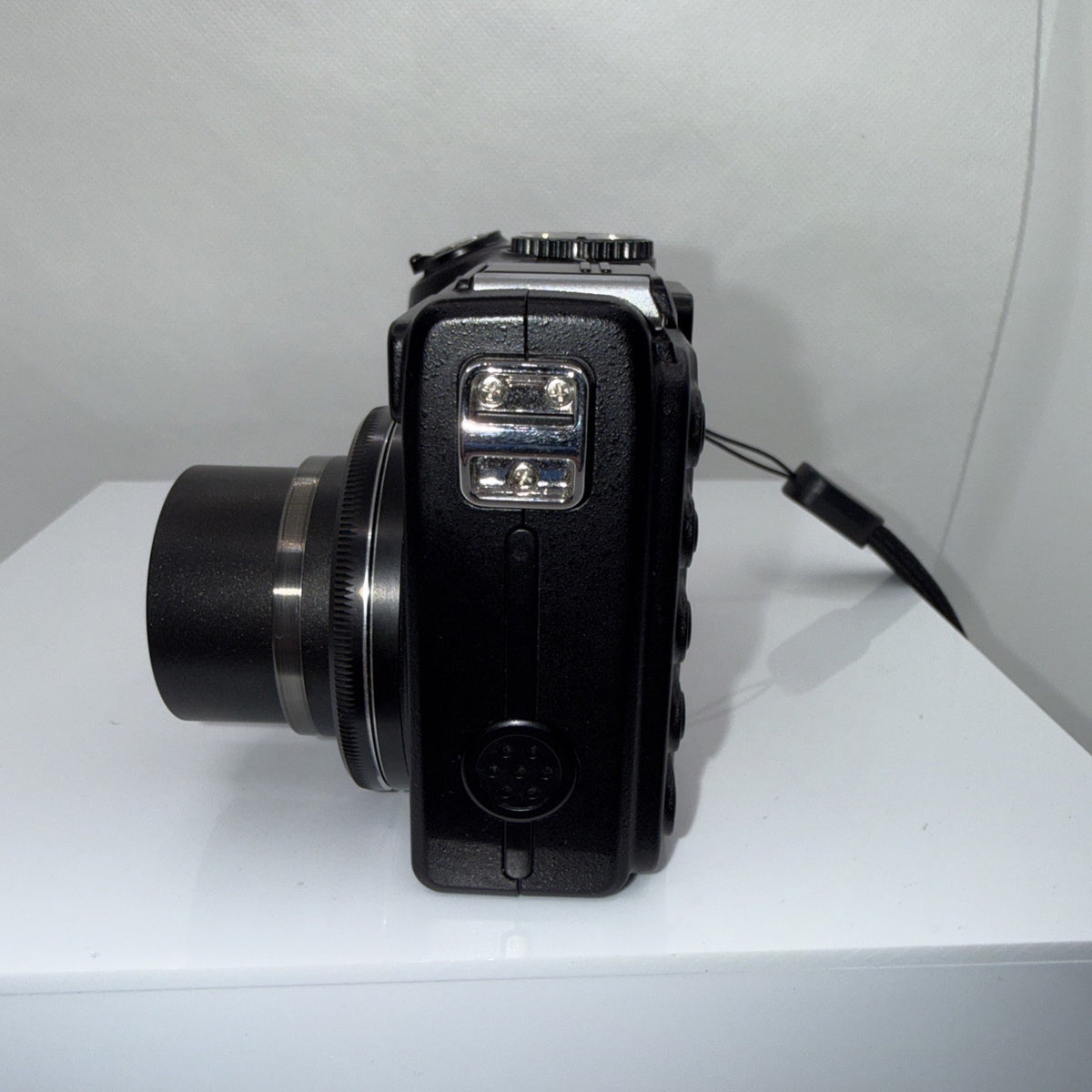 Nikon Coolpix P5100 12.1MP Digital Camera Tested Working + Charger Battery 4GB