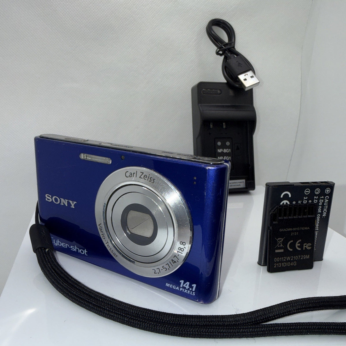 Sony Cyber-shot DSC-W330 Digital Camera Tested Working + Charger Battery 4GB SD