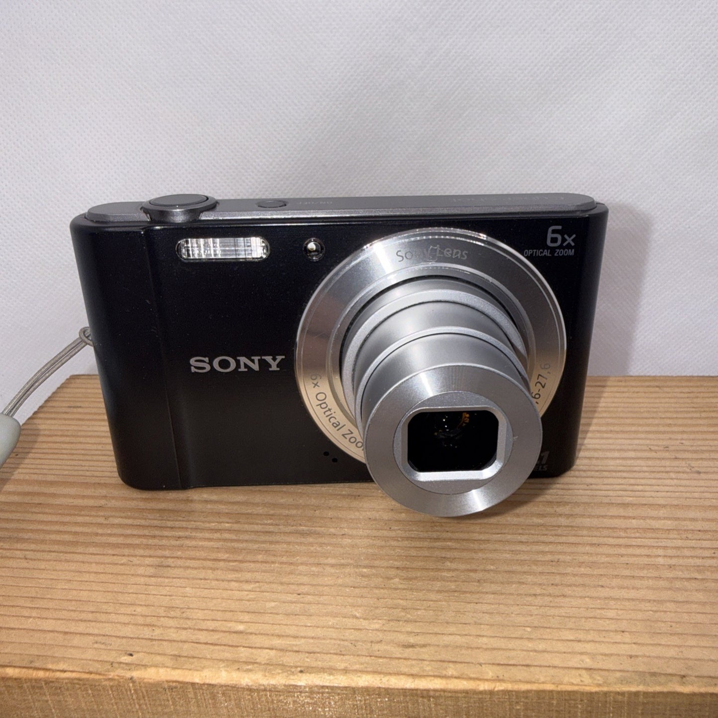 Sony Cyber-shot DSC-W810 20.1MP Digital Camera Tested + Charger Battery SD Case
