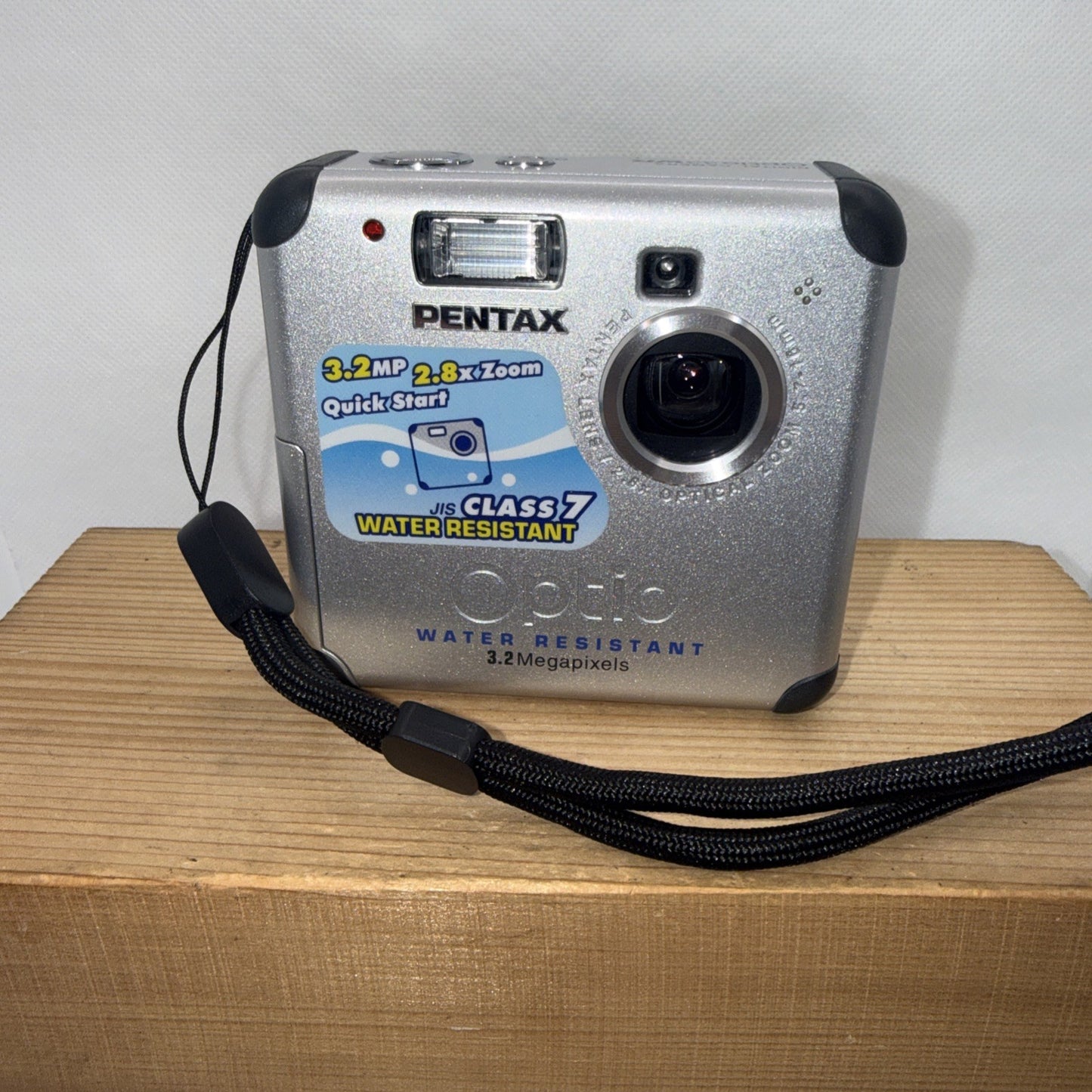 Pentax Underwater Digital Camera Optio 33WR 3.2MP Tested Working + 2GB SD