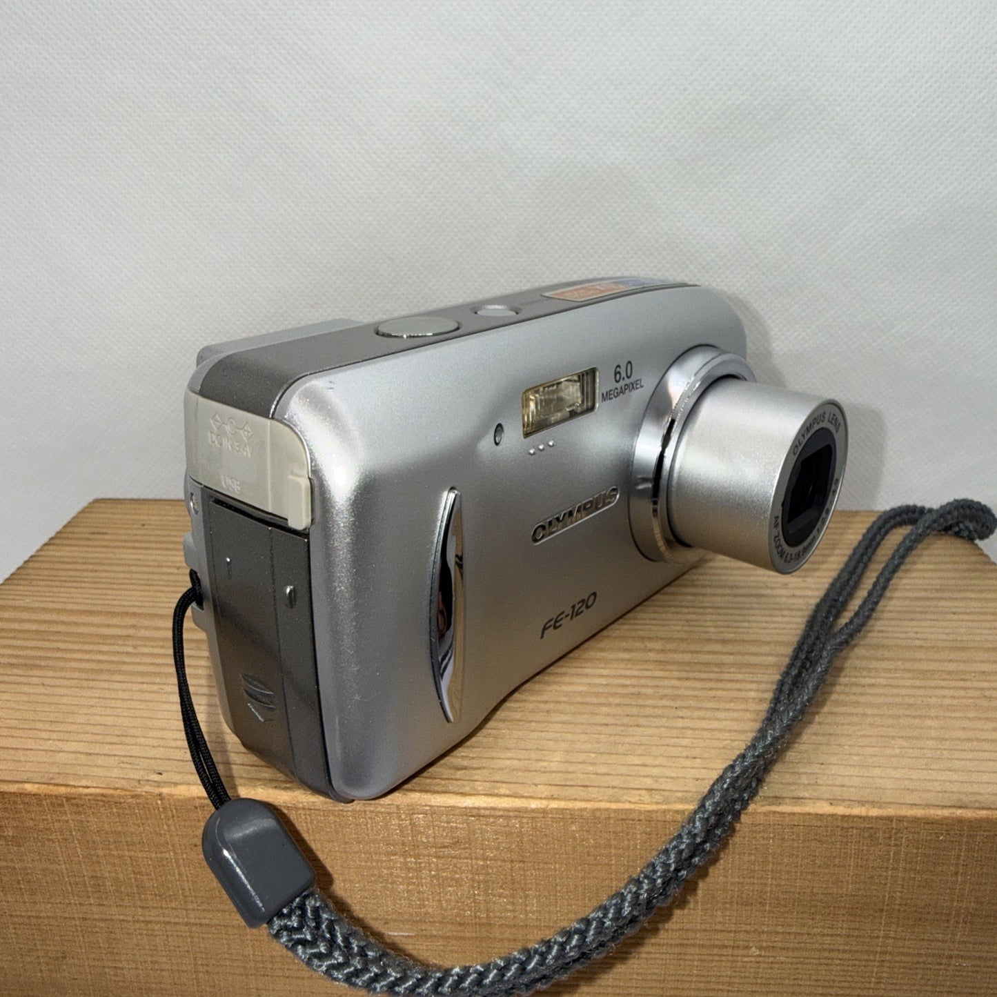 Olympus FE-120 Digital Camera 6MP Tested Working + 256MB XD Memory Card VGC