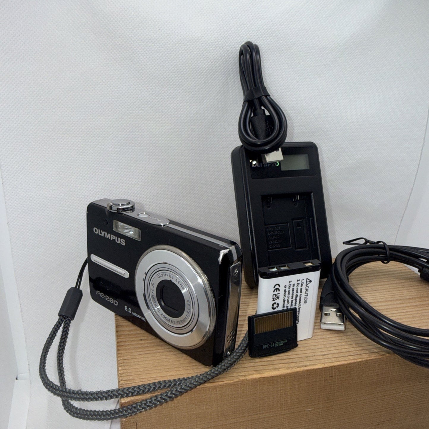 Olympus FE-280 8MP Digital Camera Tested Working + Charger Battery 1GB XD Card