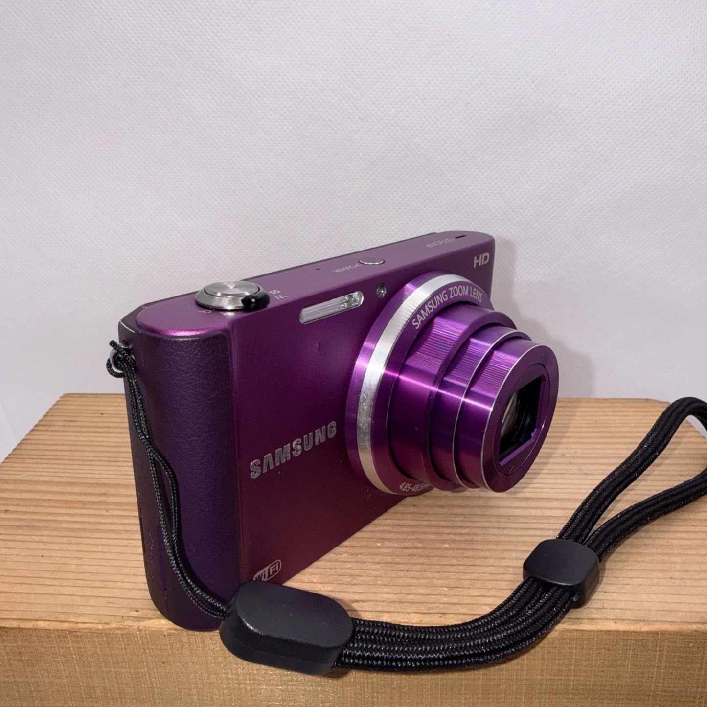 Samsung ST200F 16.1MP Digital Camera *Battery flap missing + Charger Battery 2GB