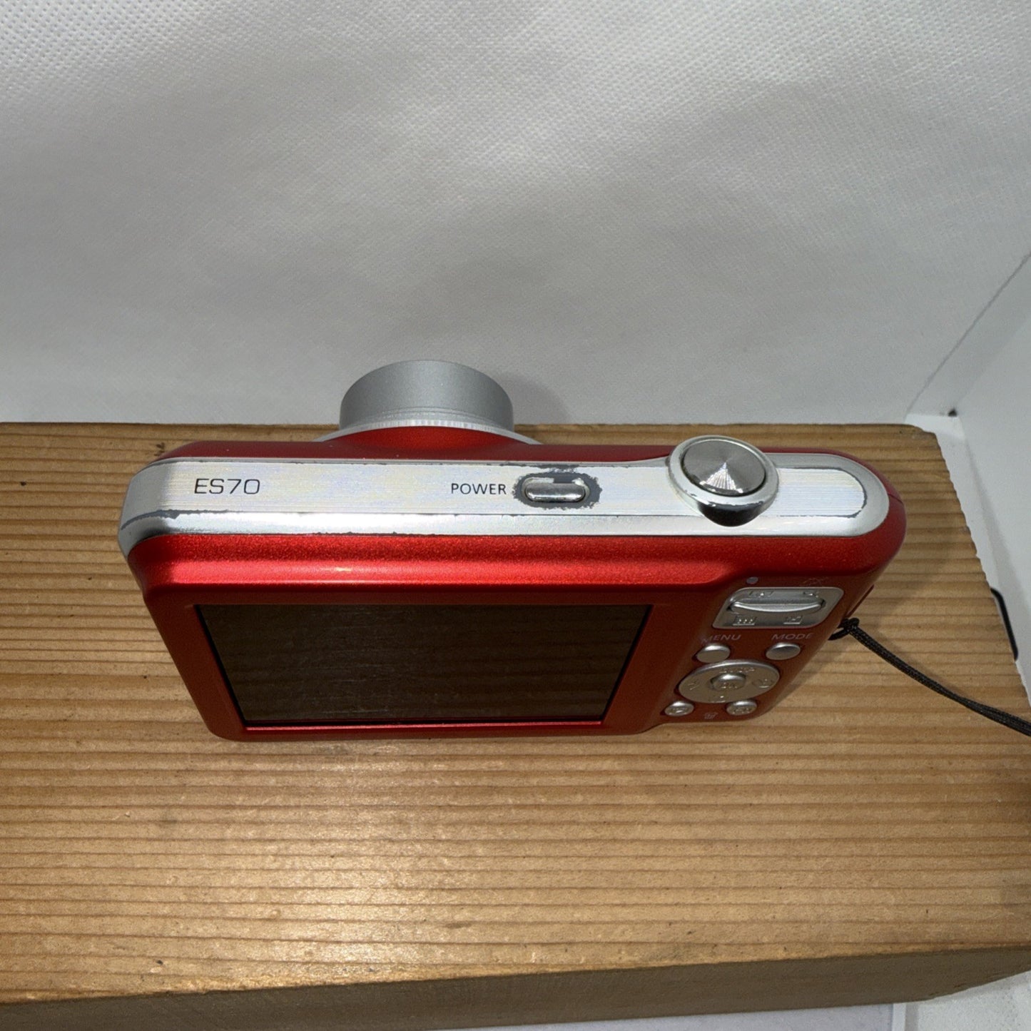 Samsung ES70 12.2MP Digital Camera Red Tested Working  + Charger Battery 4GB SD