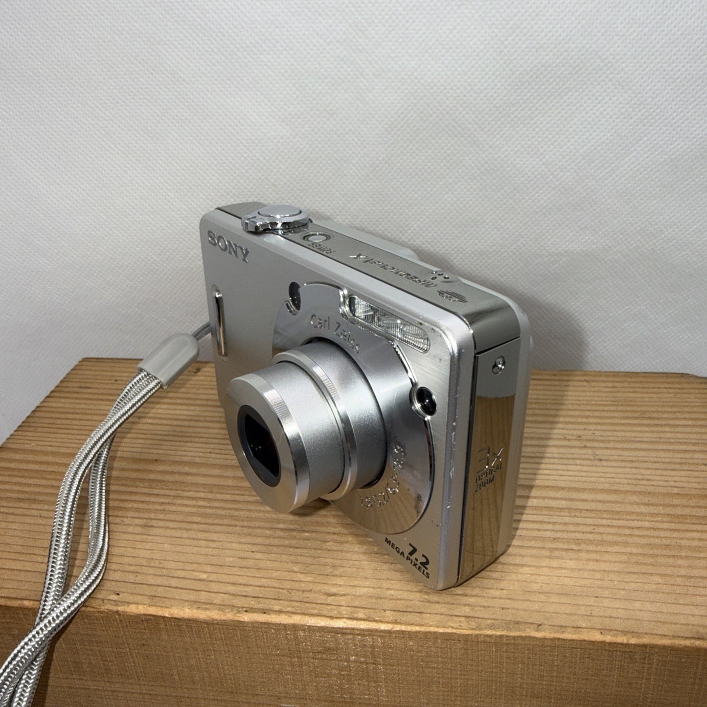 Sony Cyber-shot DSC-W70 7.2MP Digital Camera Tested + Charger Battery Memory
