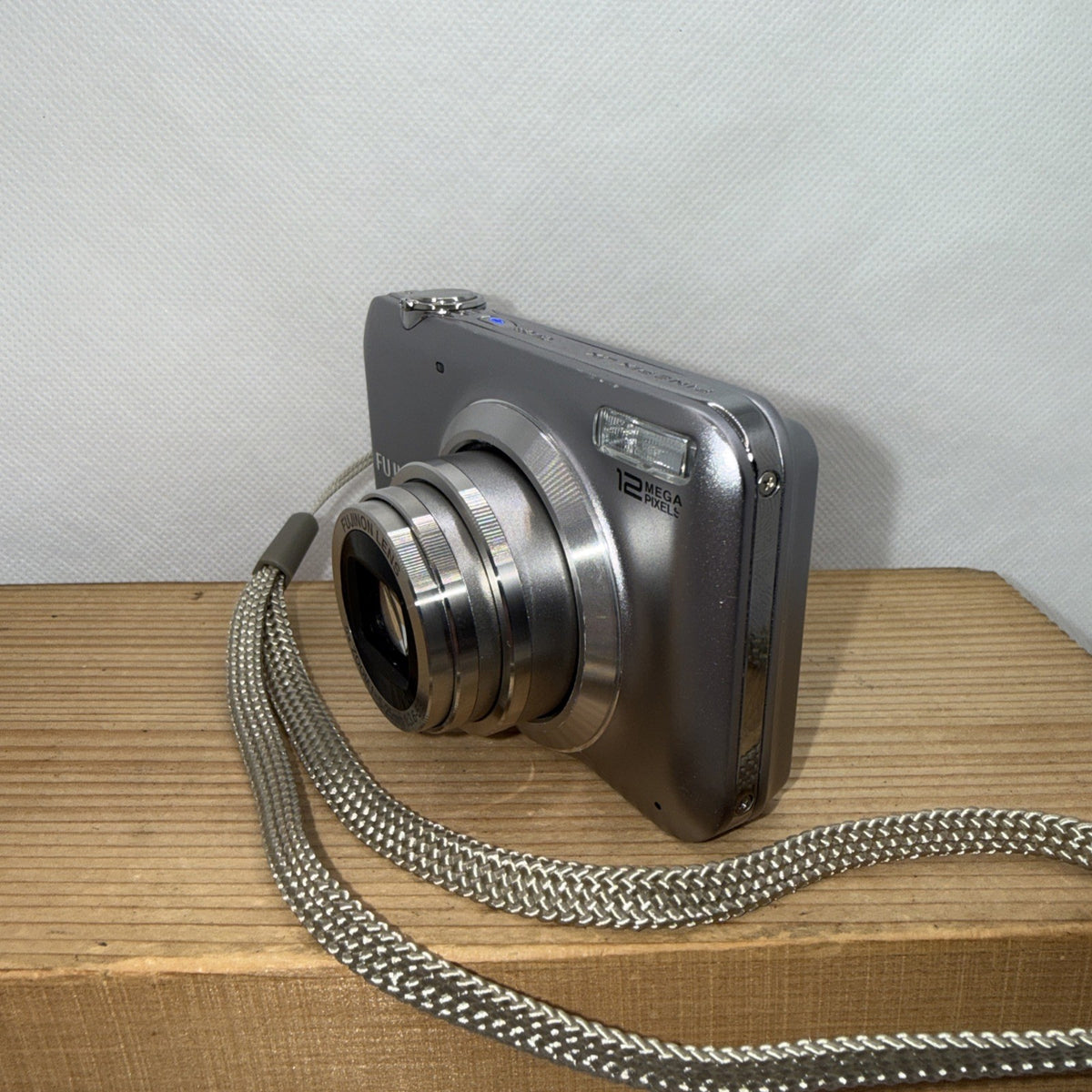 Fujifilm FinePix JX210 12MP Digital Camera Tested + Charger Battery 4GB SD Card